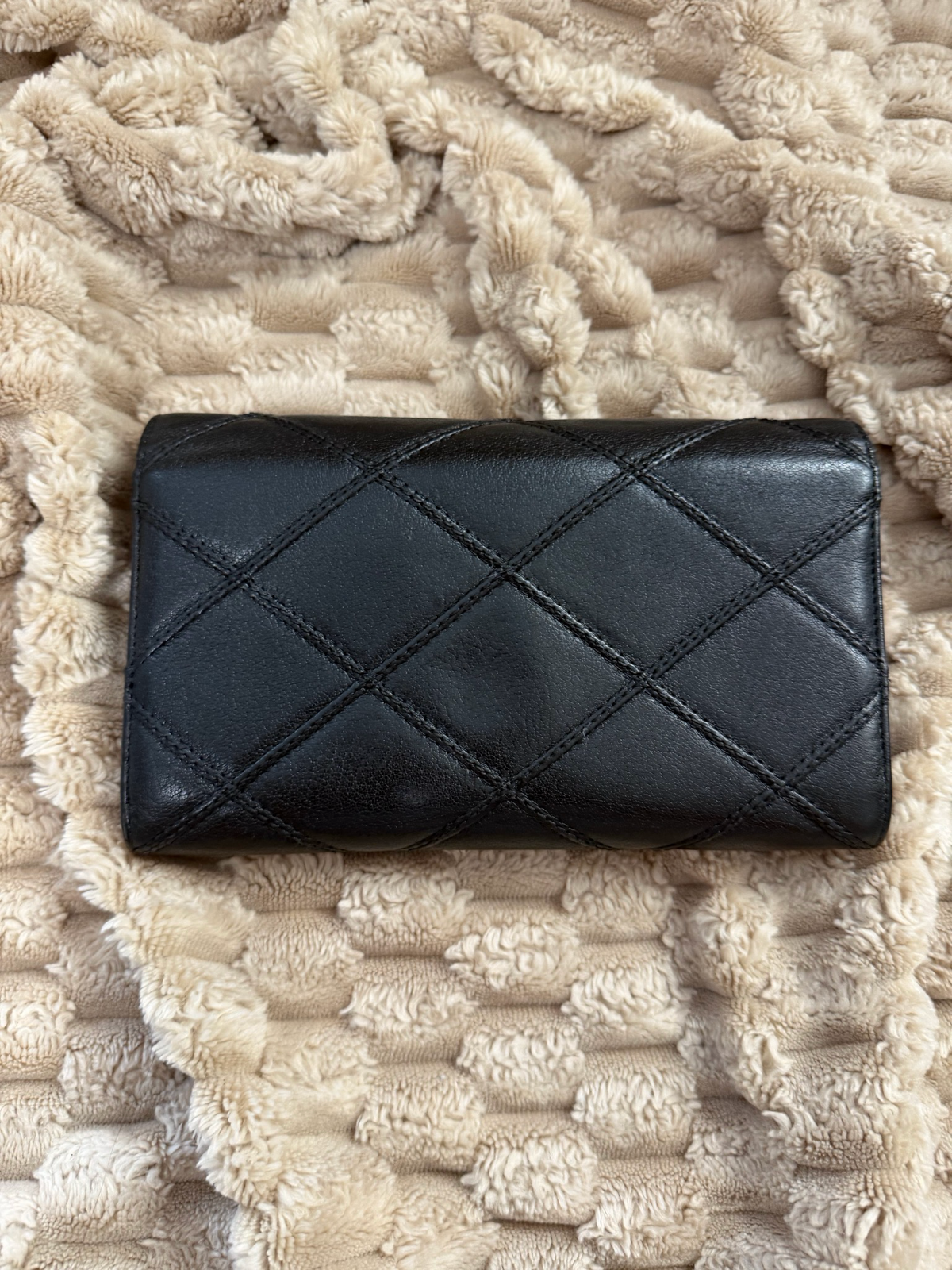 Yves Saint Laurent Flap Wallet Quilted in Black