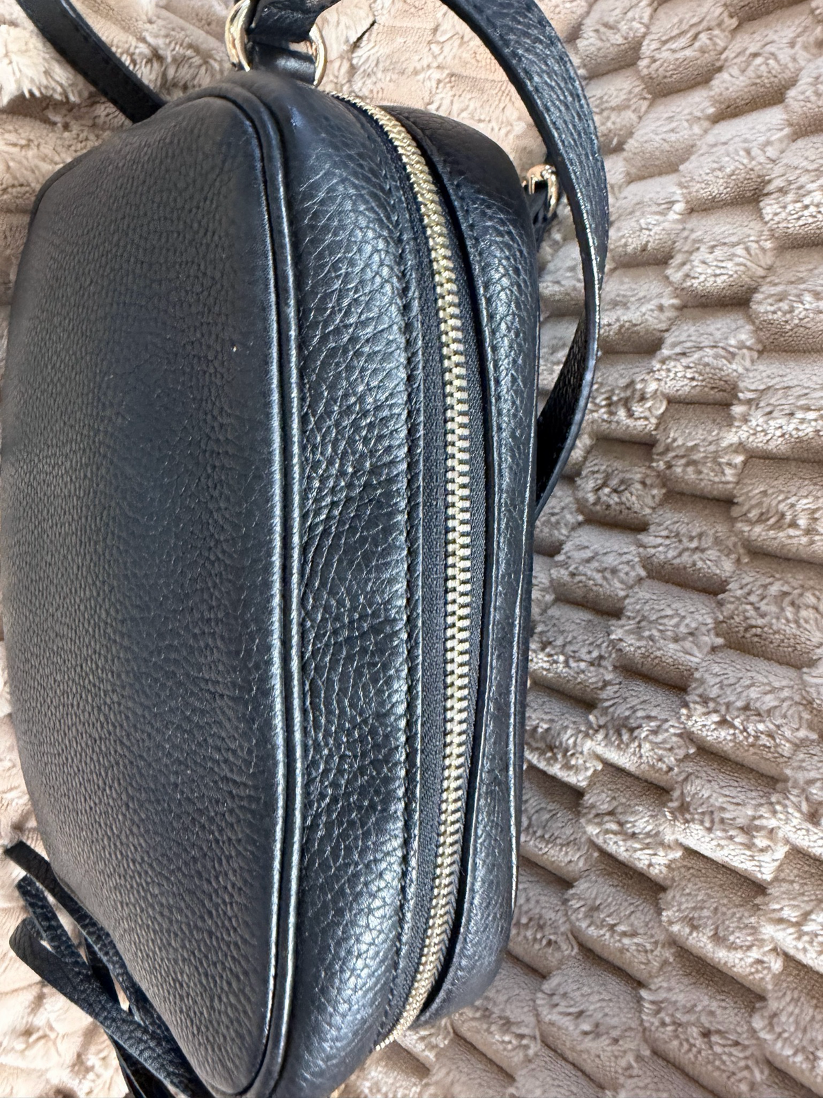 Gucci Pebbled Leather Disco Soho Small Camera Bag in Black