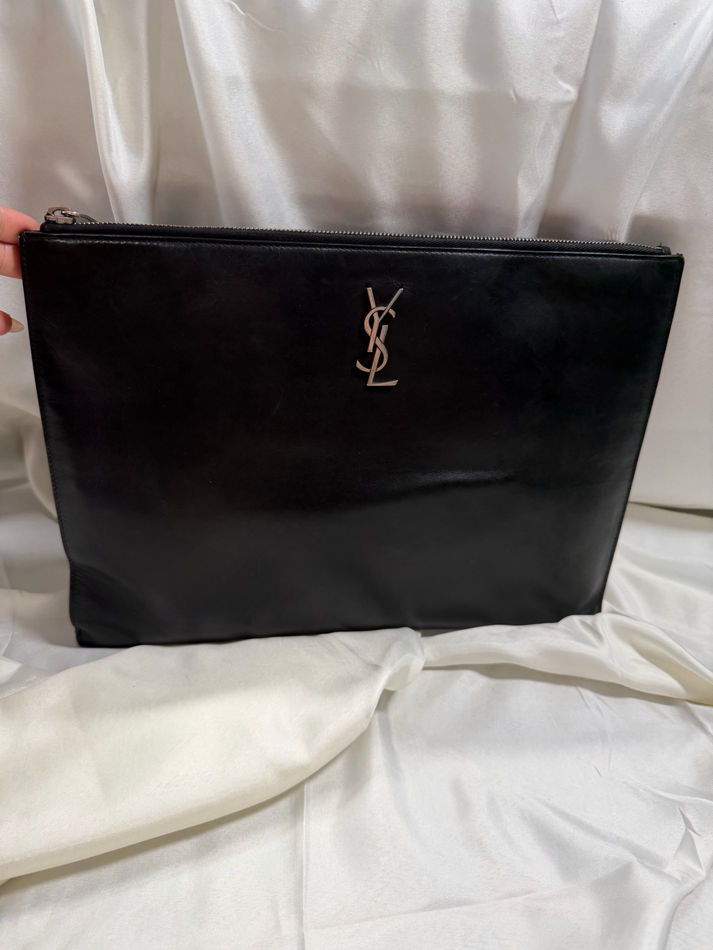 Yves Saint Laurent Zipper Smooth Calfskin Document Clutch Large in Black