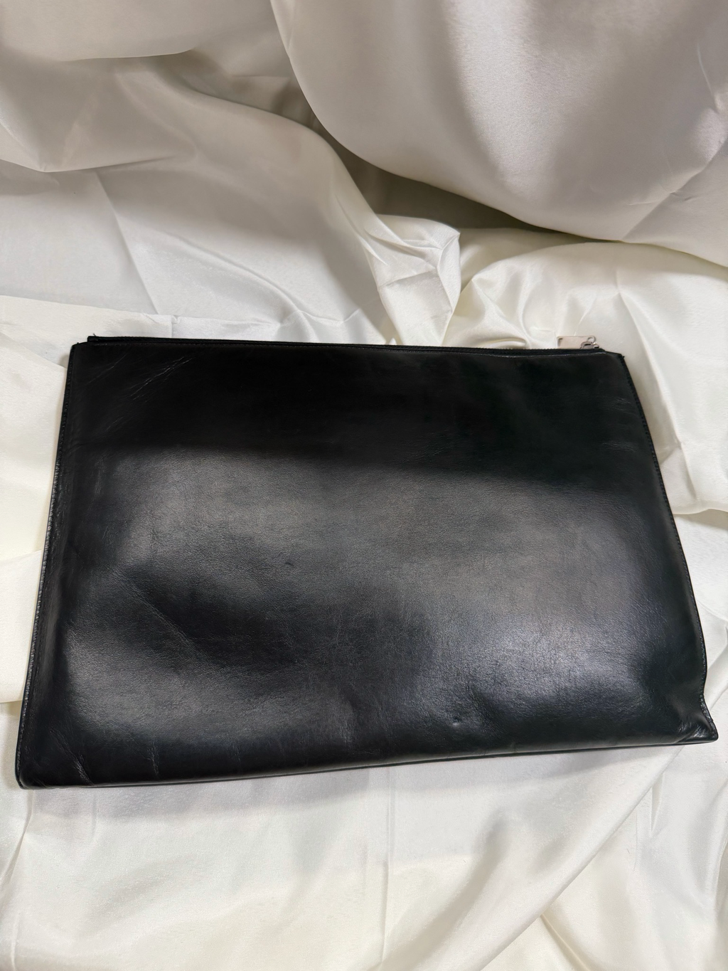 Yves Saint Laurent Zipper Smooth Calfskin Document Clutch Large in Black