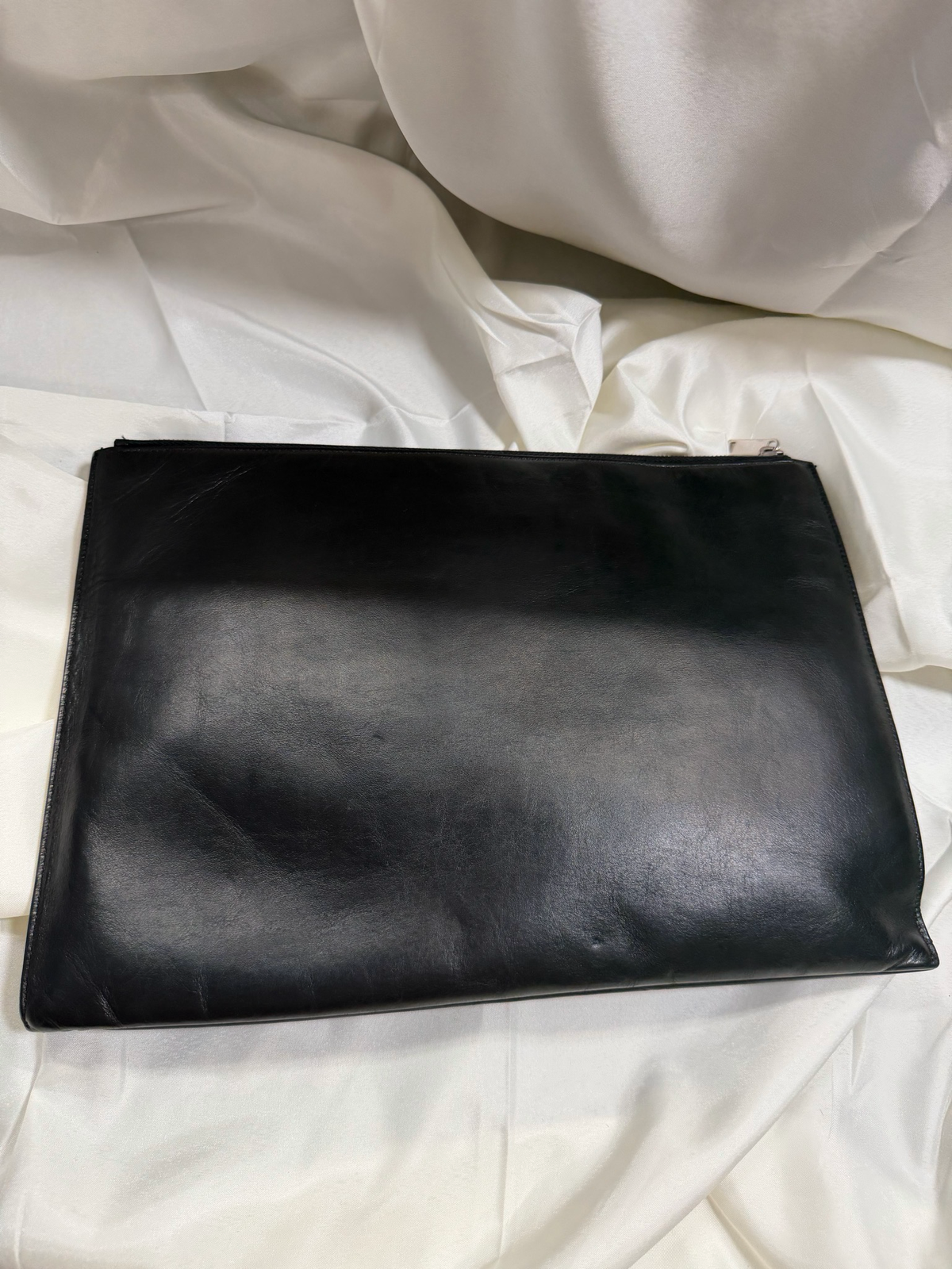 Yves Saint Laurent Zipper Smooth Calfskin Document Clutch Large in Black