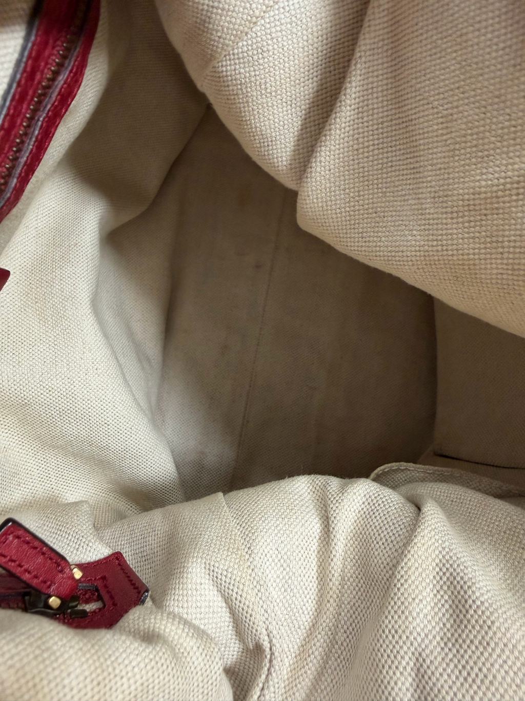 Gucci Pebbled Leather Hobo Miss Gg Sling in Red