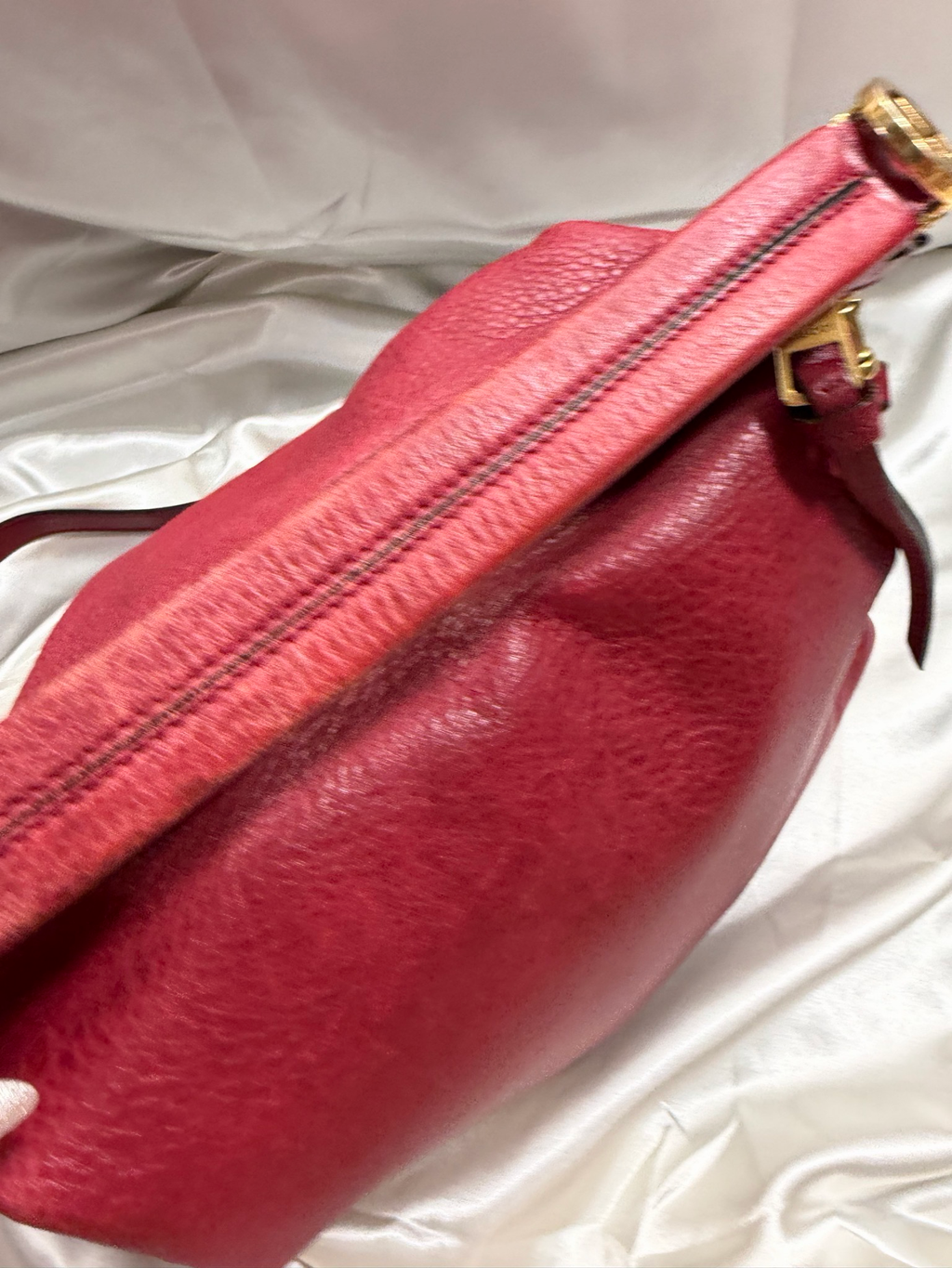 Gucci Pebbled Leather Hobo Miss Gg Sling in Red