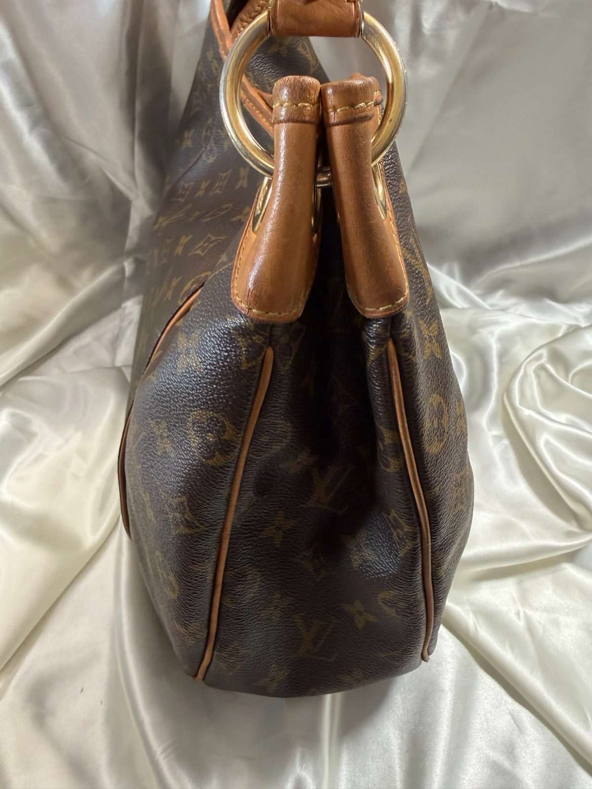 Louis Vuitton Galliera Pm Hobo Shoulder Bag