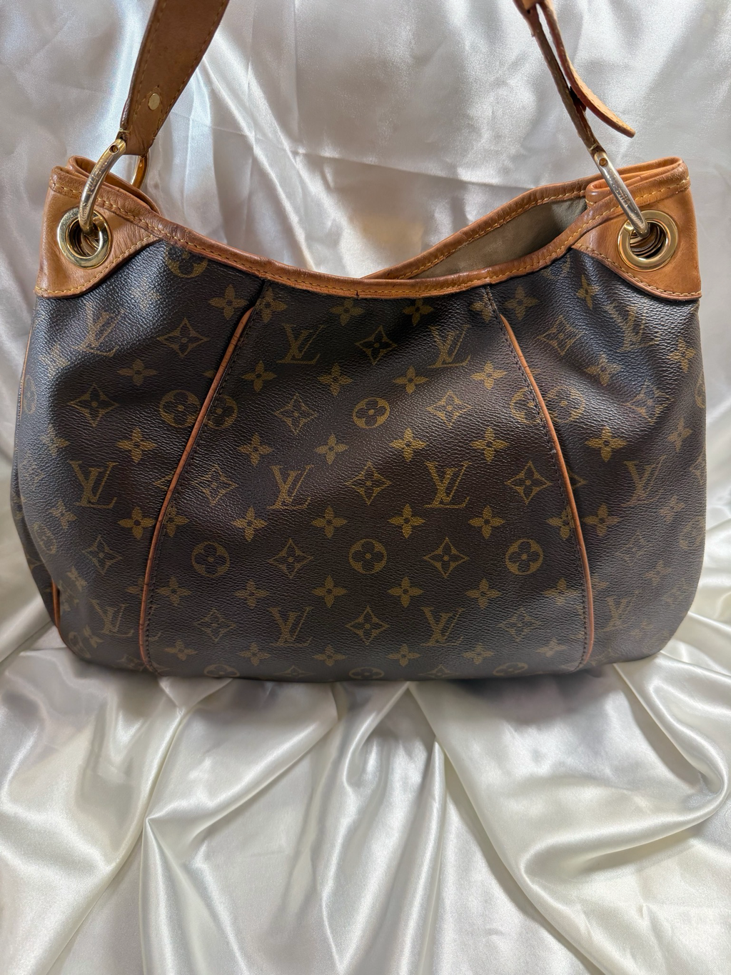 Louis Vuitton Galliera Pm Hobo Shoulder Bag