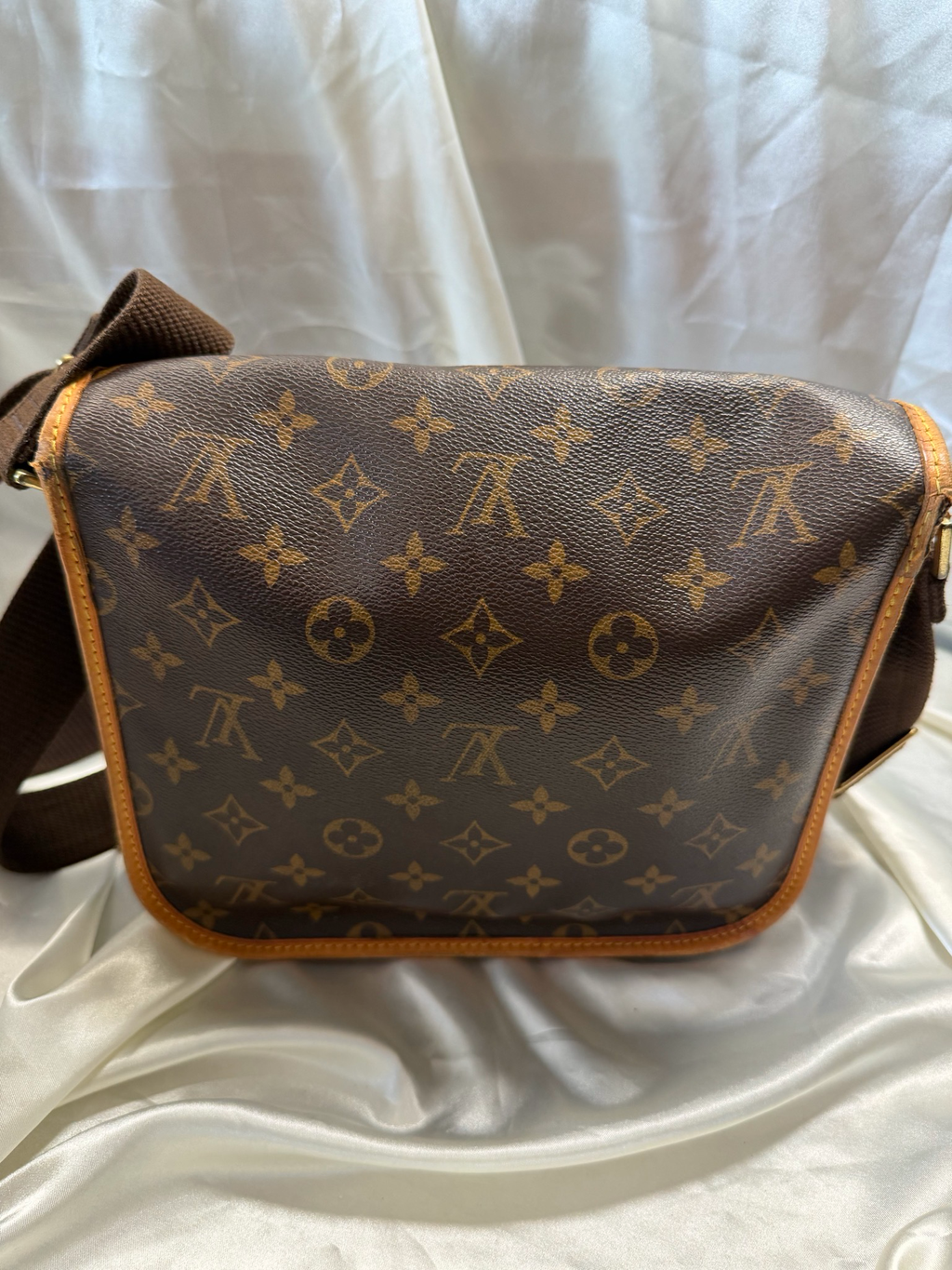 Louis Vuitton Monogram Bosphore Pm Messenger Crossbody Sling