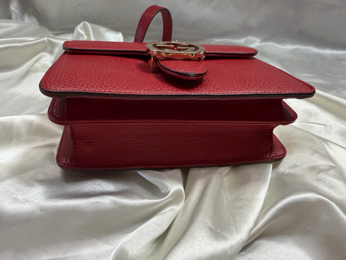 Gucci Pebbled Leather Interlocking Flap Chain Strap Crossbody Sling Medium in Red