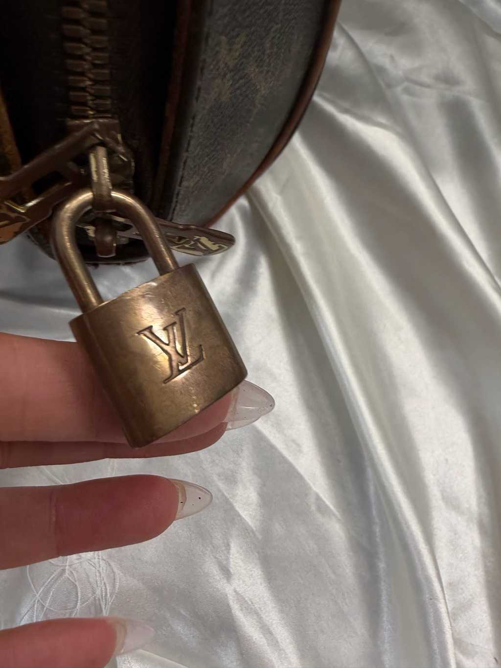 Louis Vuitton Monogram Elipse Pm Tote