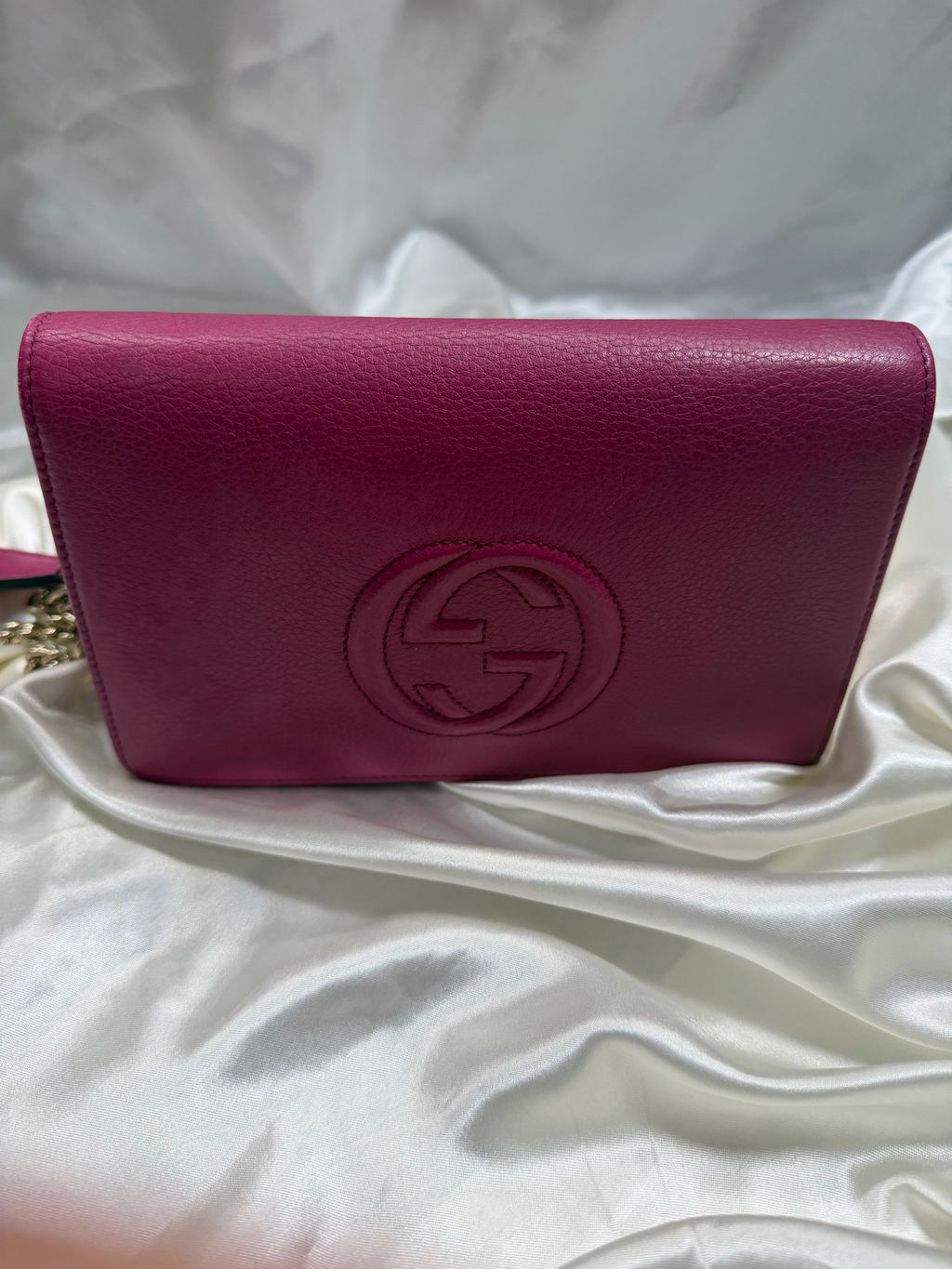 Gucci Pebbled Leather Calfskin Interlocking Crossbody Messenger Chain Strap Flap