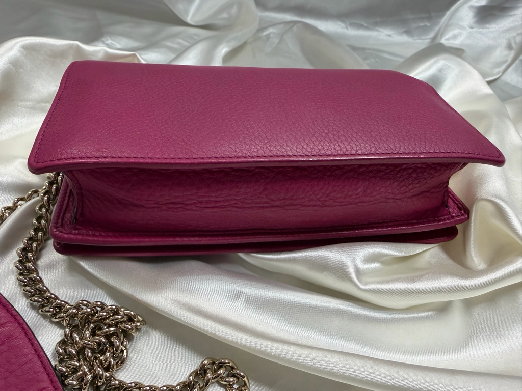 Gucci Pebbled Leather Calfskin Interlocking Crossbody Messenger Chain Strap Flap