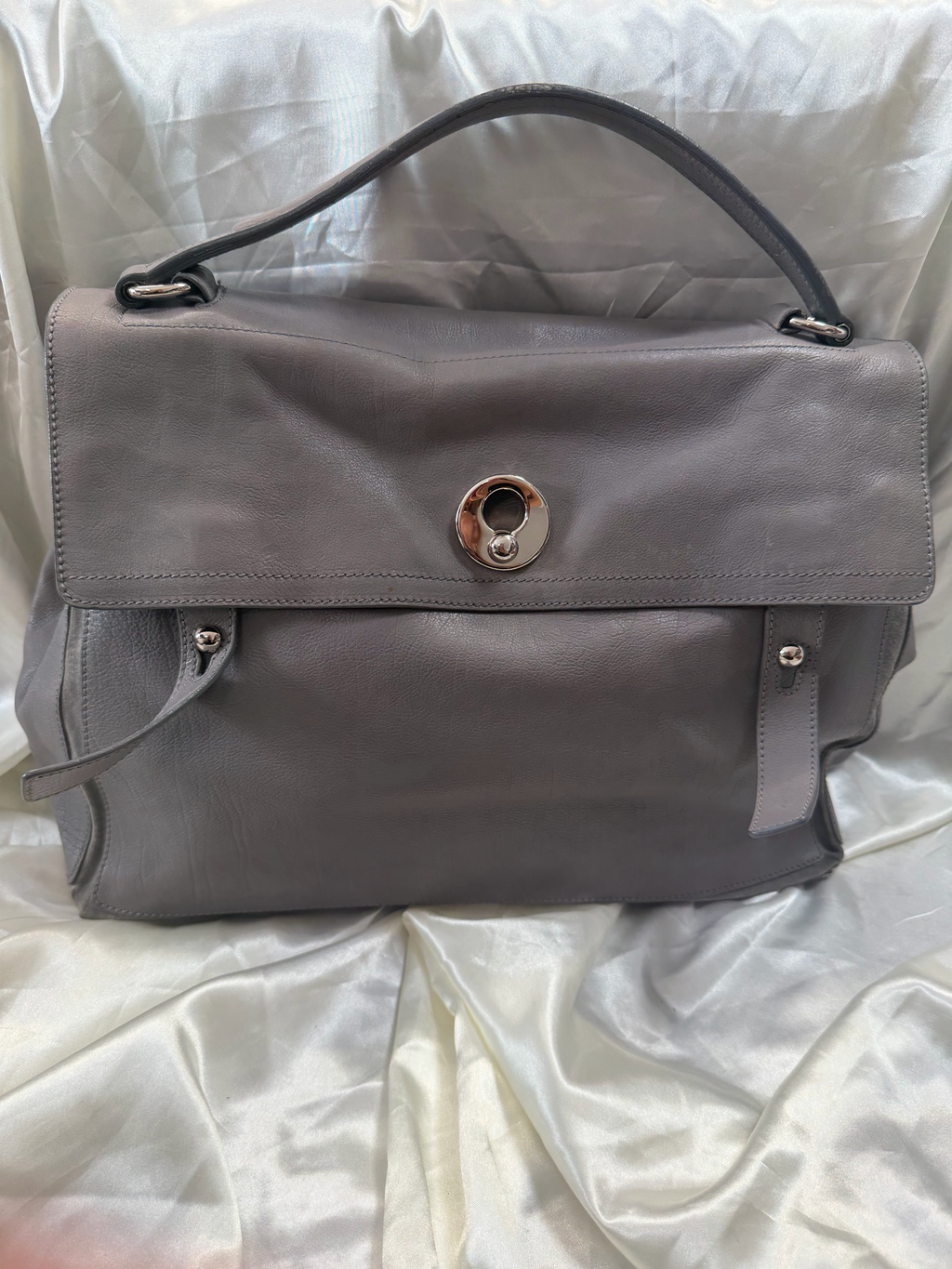 Yves Saint Laurent Muse Tote Large in Gray