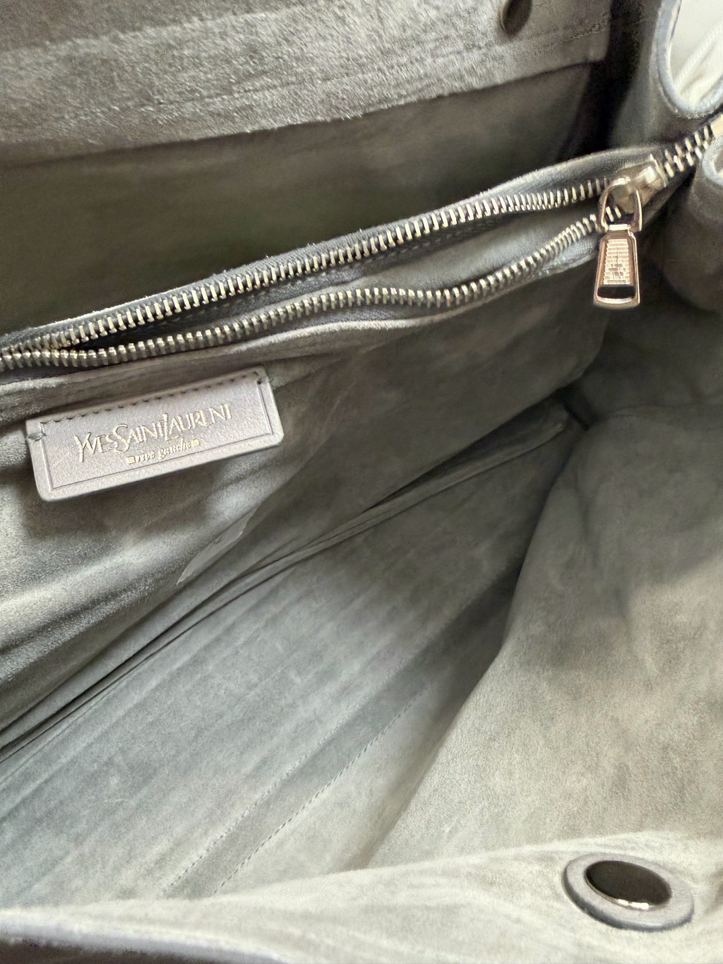 Yves Saint Laurent Muse Tote Large in Gray