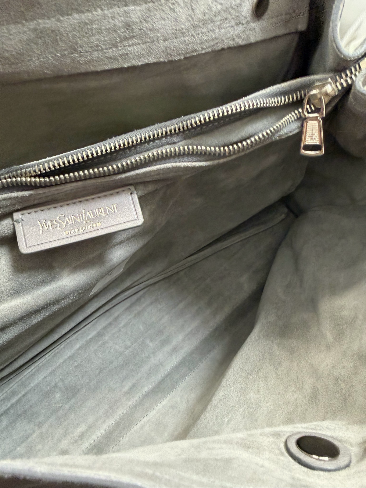 Yves Saint Laurent Muse Tote Large in Gray