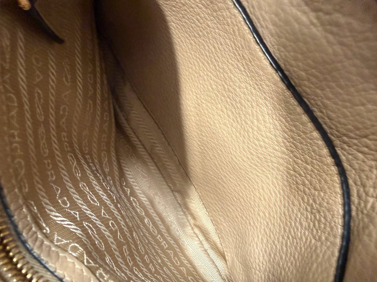 Prada Vitello Daino Flat Messenger Crossbody Sling