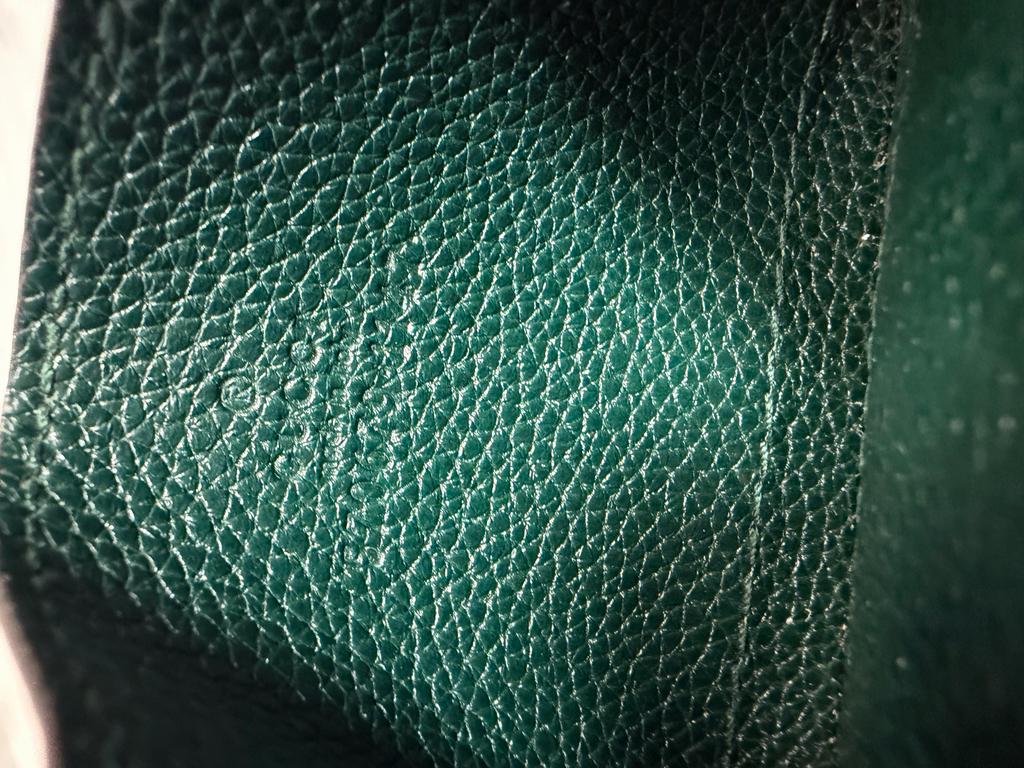 Gucci Zumi Pebbled Leather Card Holder Horsebit in Green