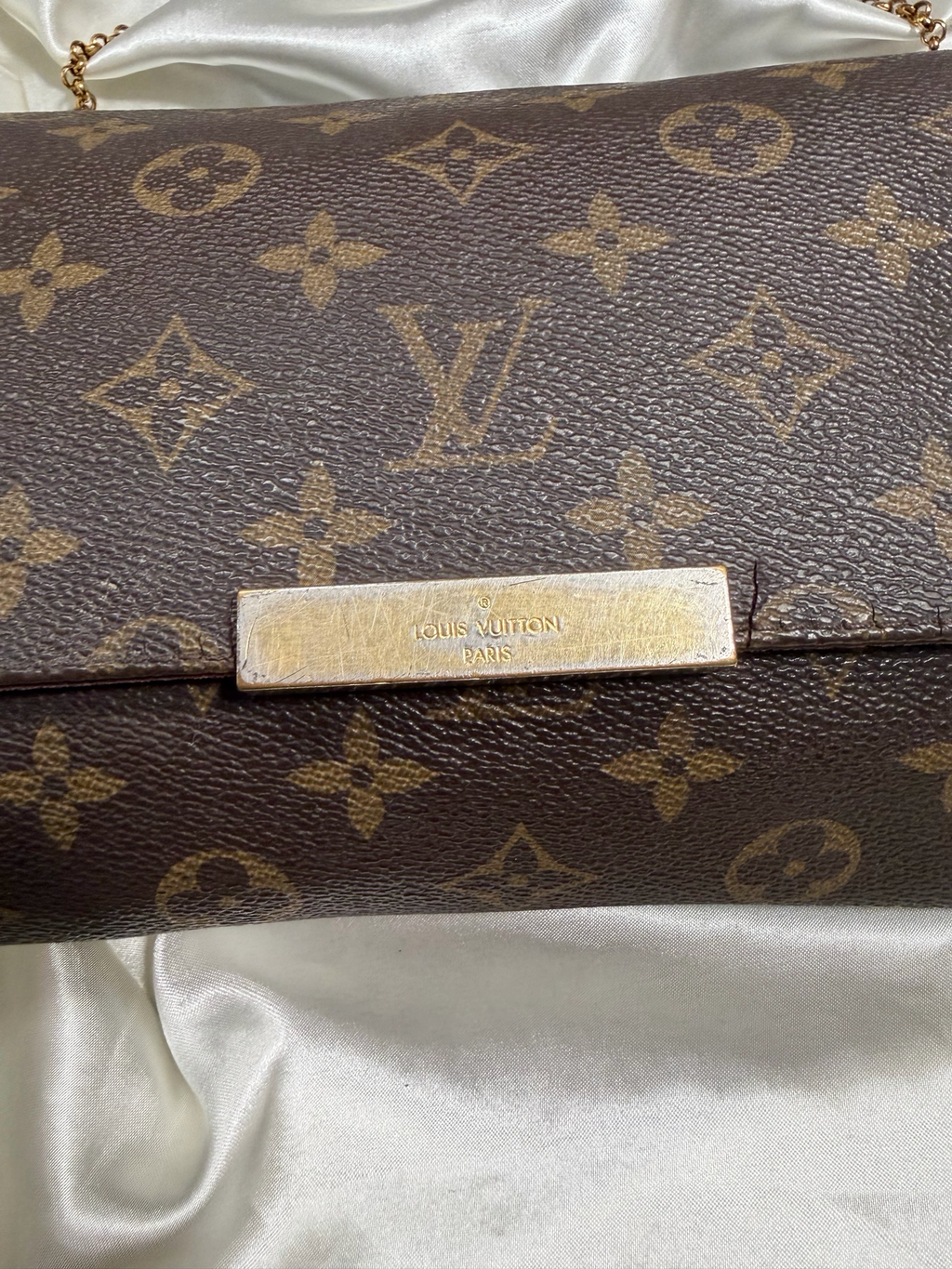 Louis Vuitton Favorite Mm Crossbody Sling Clutch Flap