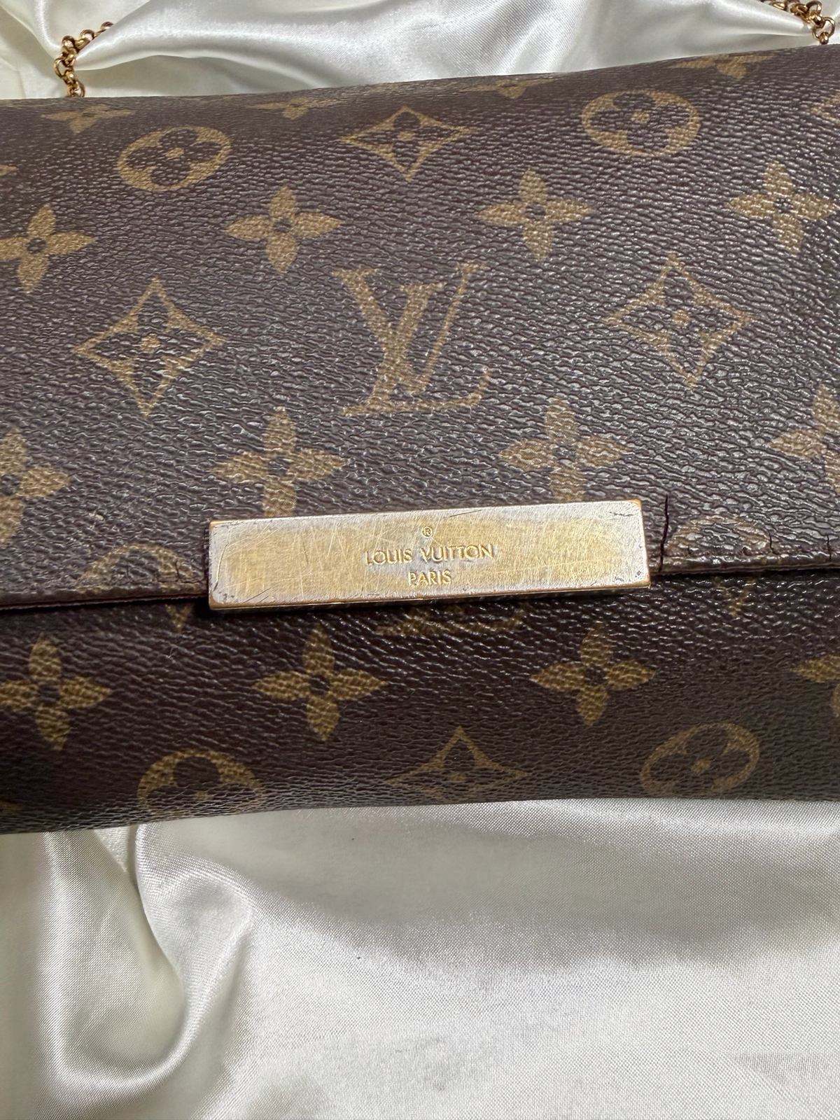 Louis Vuitton Favorite Mm Crossbody Sling Clutch Flap