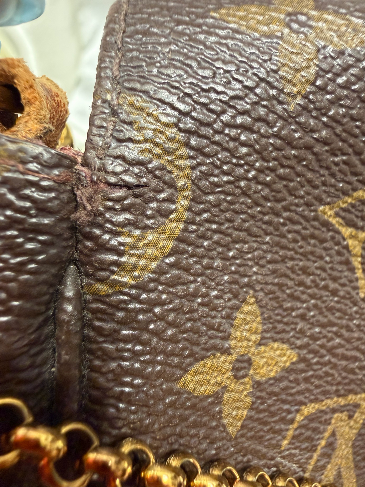 Louis Vuitton Favorite Mm Crossbody Sling Clutch Flap