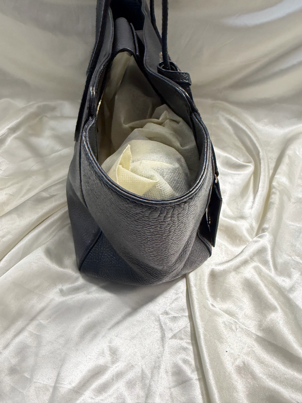 Gucci Pebbled Leather Swing Tote Small