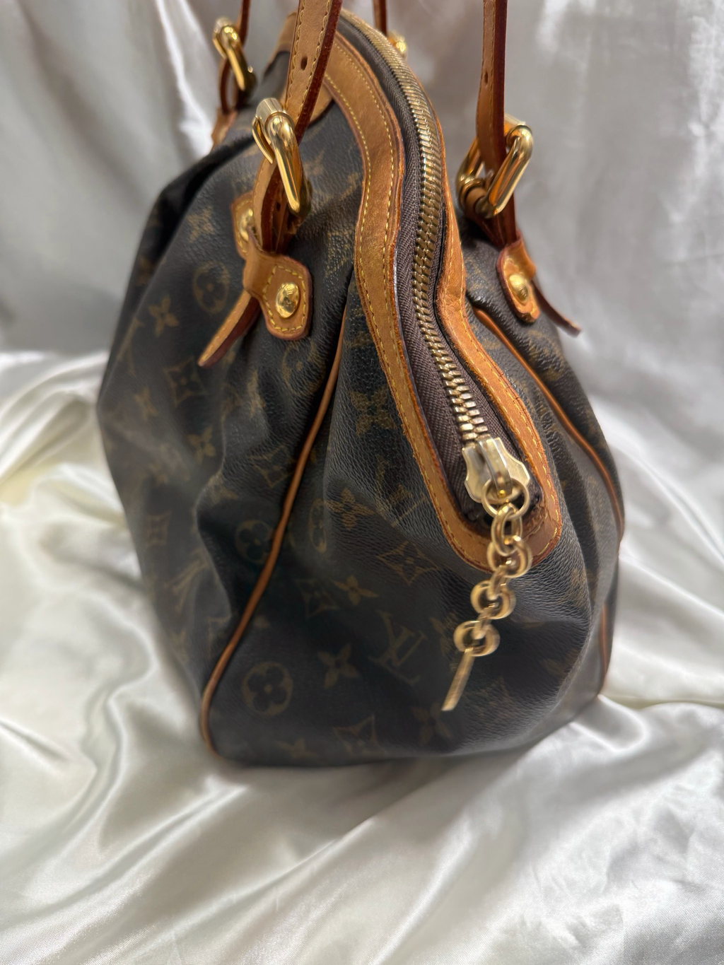 Louis Vuitton Monogram Tivoli GM Tote