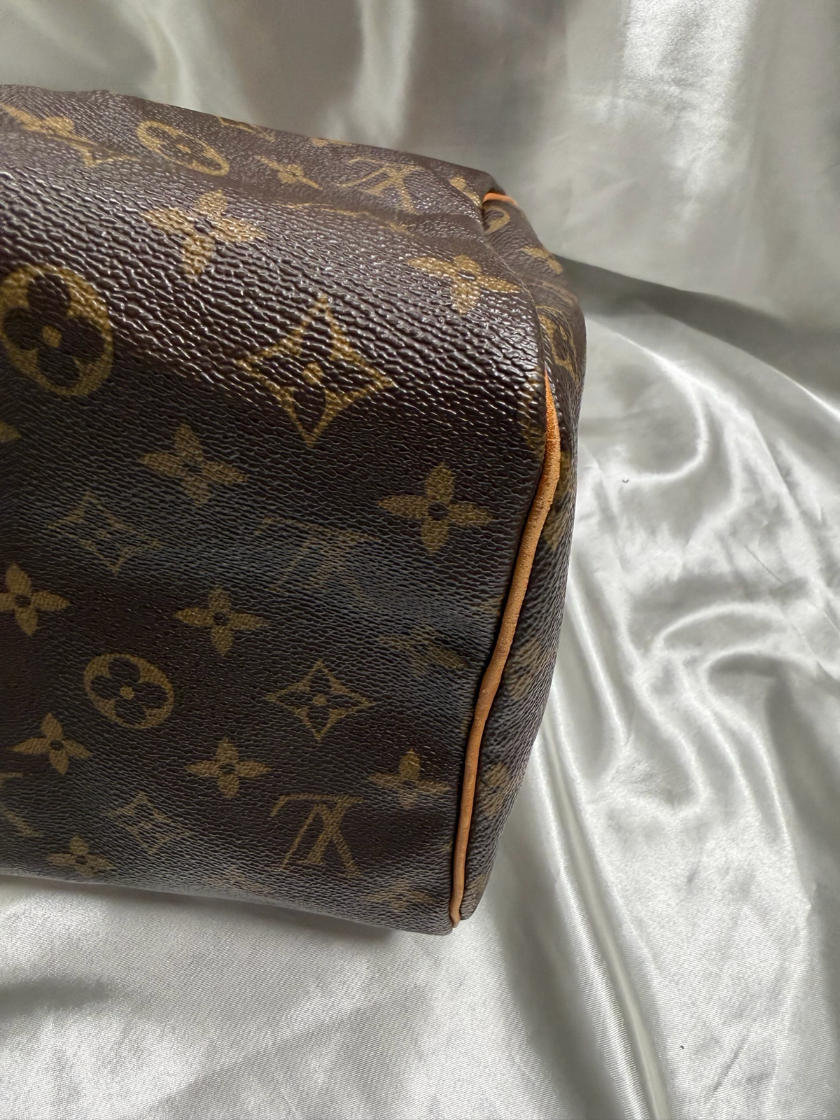 Louis Vuitton Monogram Speedy 30 Satchel Top Handle