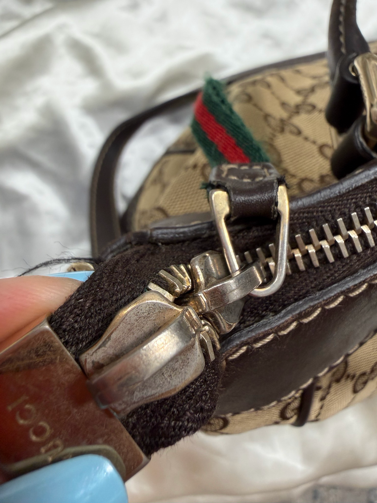 Gucci Princy Zipper Tote Crossbody Sling