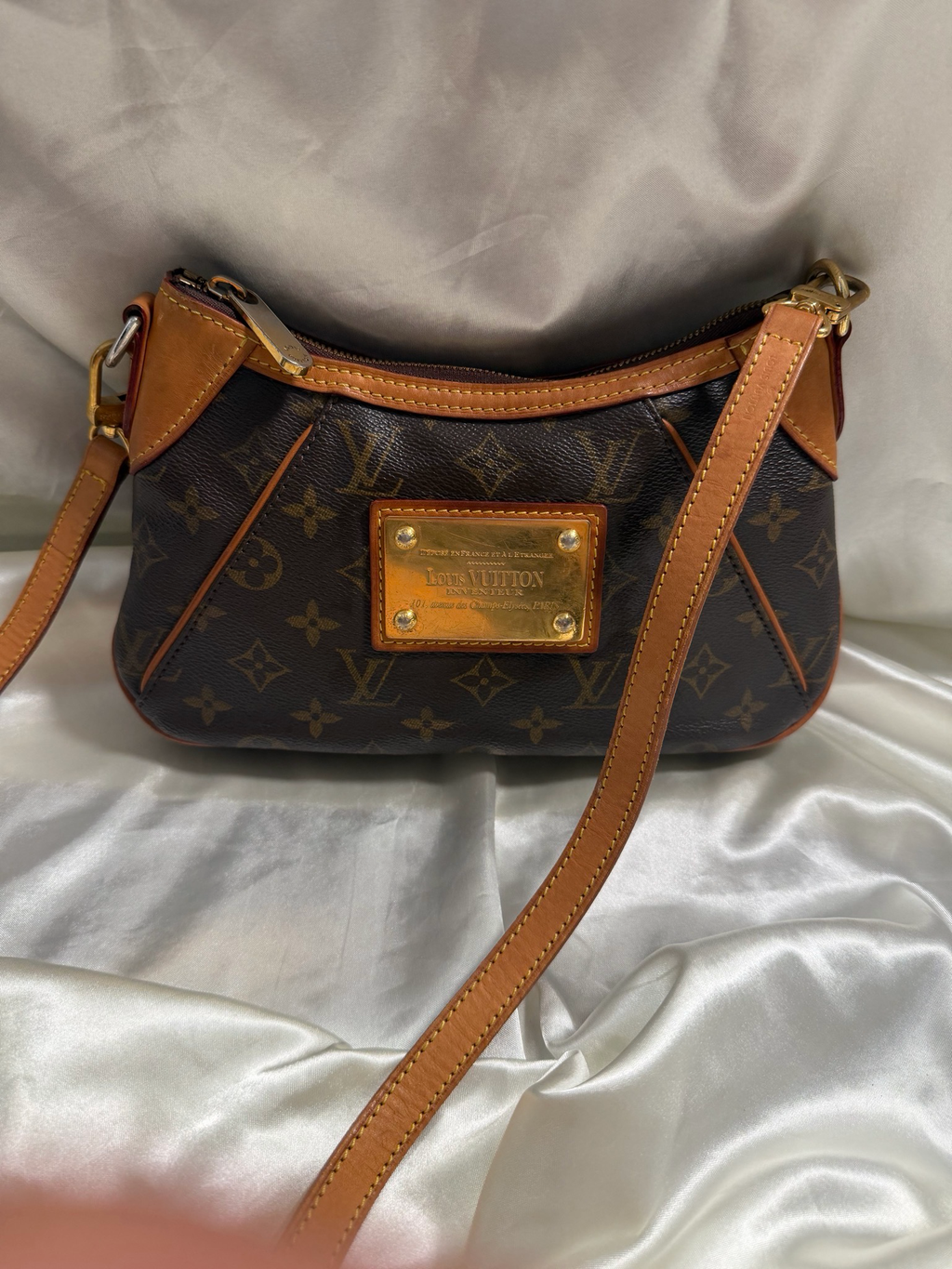 Louis Vuitton Monogram Thames Pm Crossbody