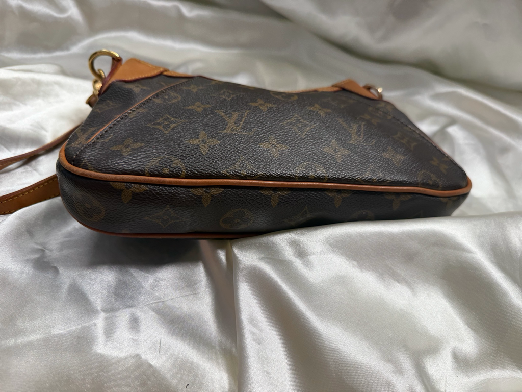 Louis Vuitton Monogram Thames Pm Crossbody