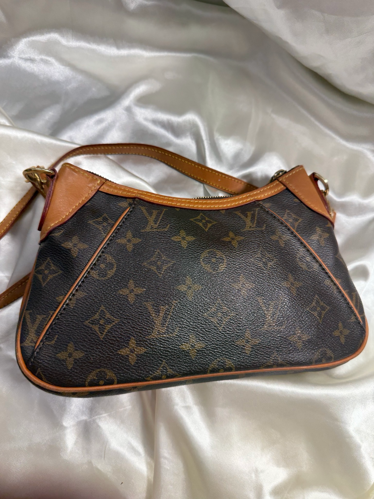 Louis Vuitton Monogram Thames Pm Crossbody