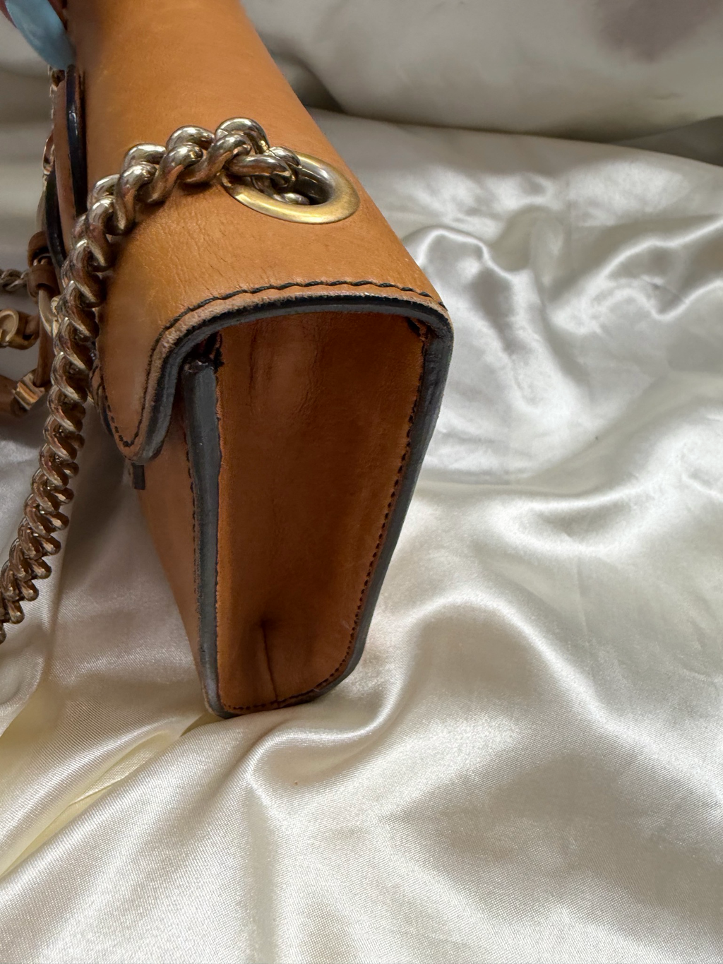 Gucci Saddle Soft Emily Flap Leather