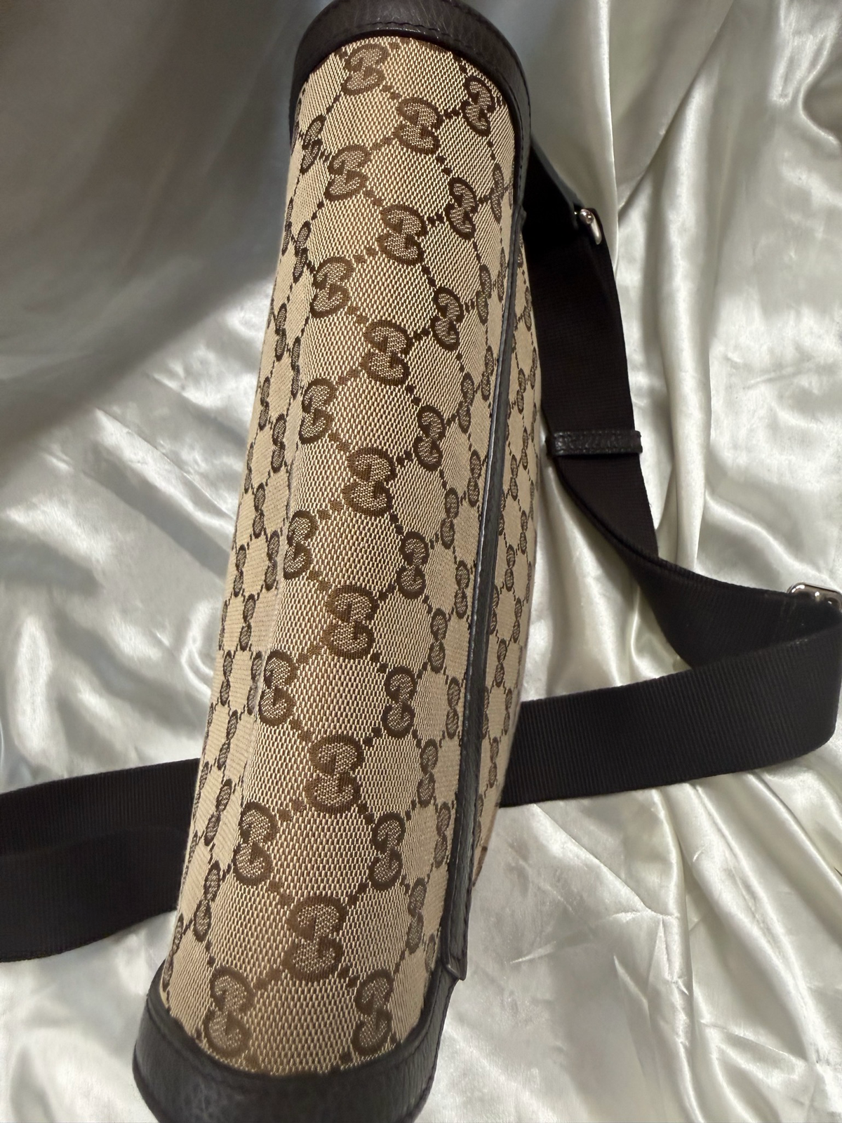 Gucci Monogram Supreme Canvas Flap Measenger Sling