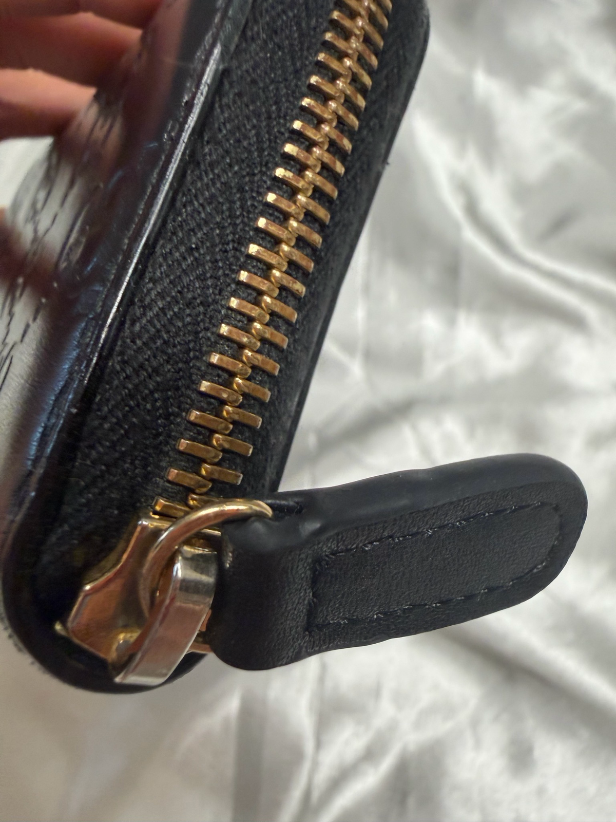 Gucci Monogram Leather Guccissima Ziparound Coin Case in Black