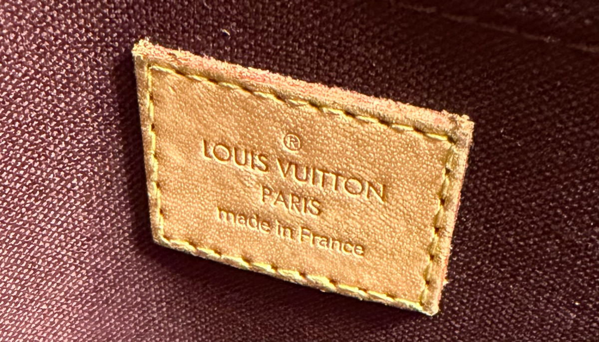 Louis Vuitton Monogram Canvas Favorite Mm Clutch Crossbody Sling