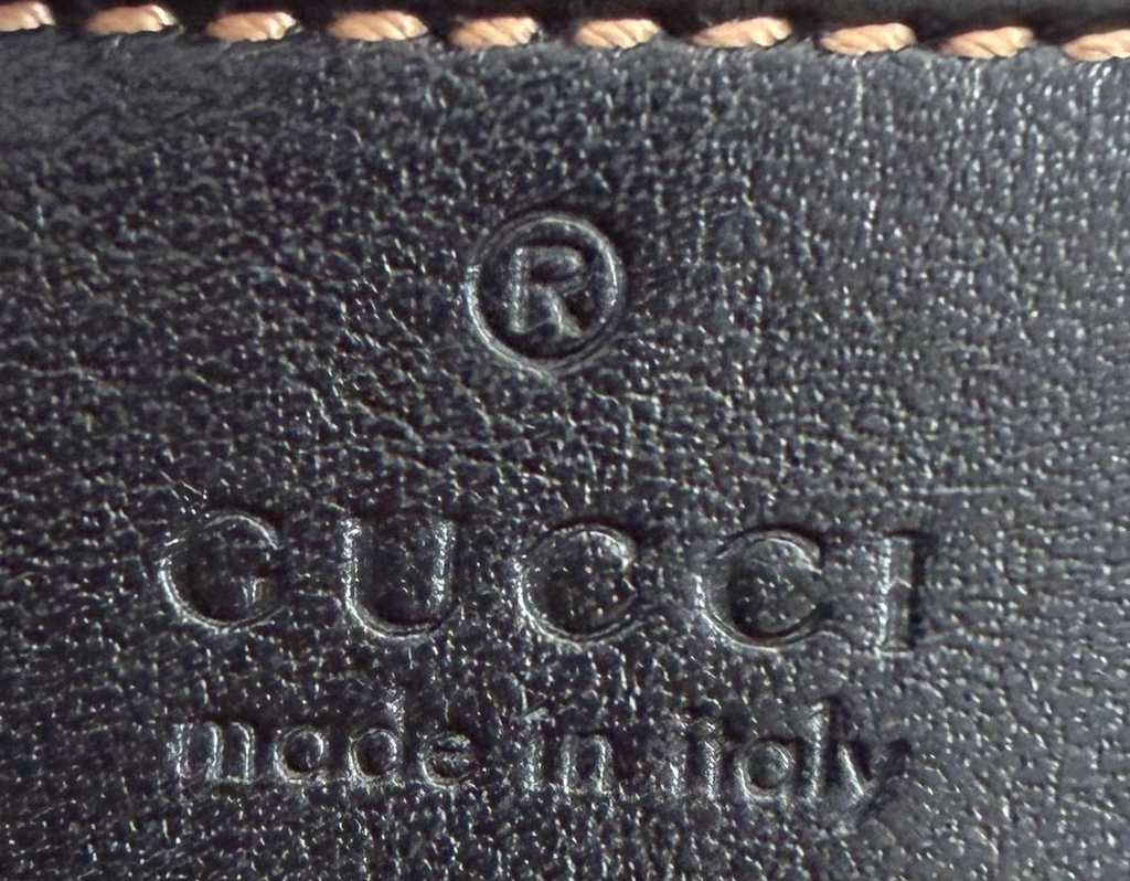 Gucci Marmont Small Crossbody Camera Sling in Black
