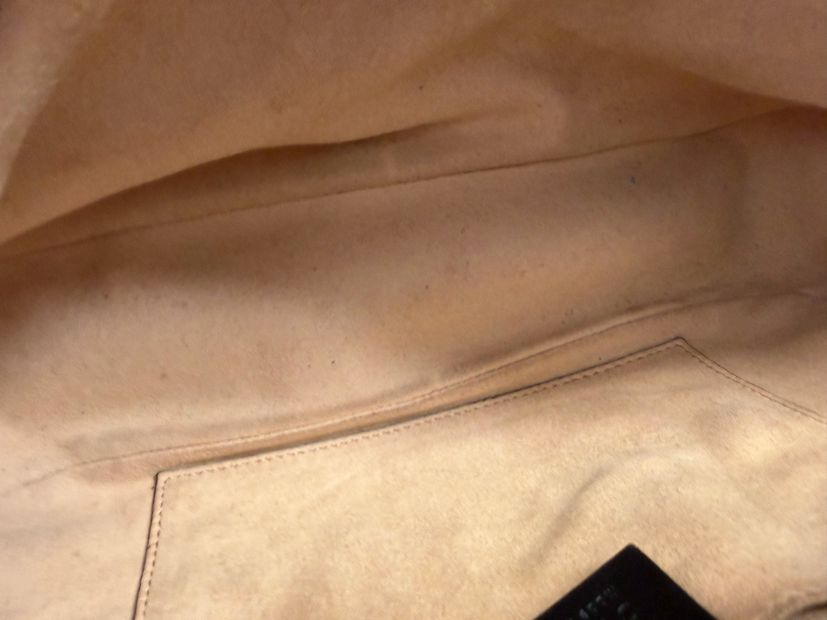 Gucci Marmont Small Crossbody Camera Sling in Black