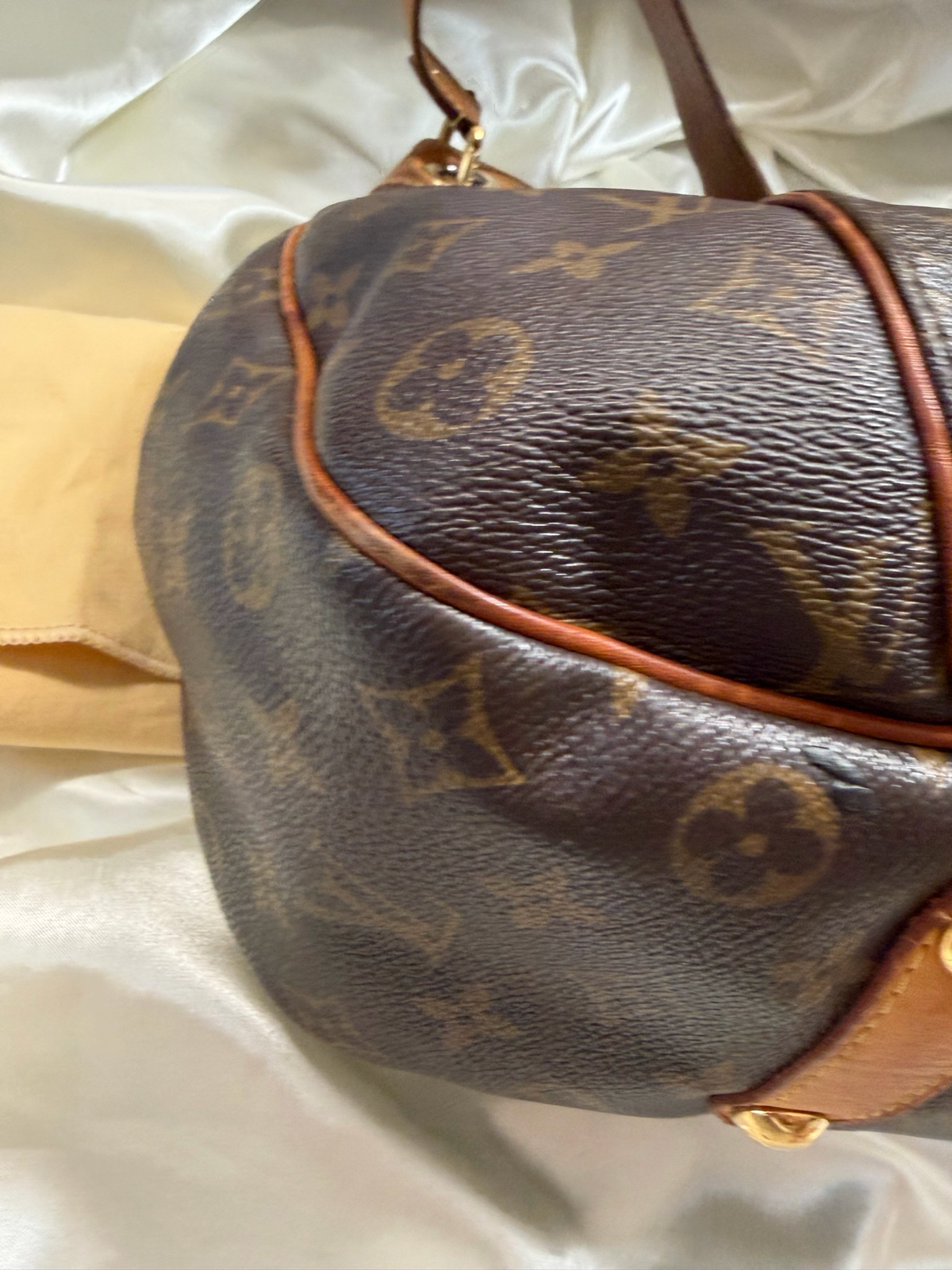 Louis Vuitton Galliera Pm Monogram Hobo Shoulder