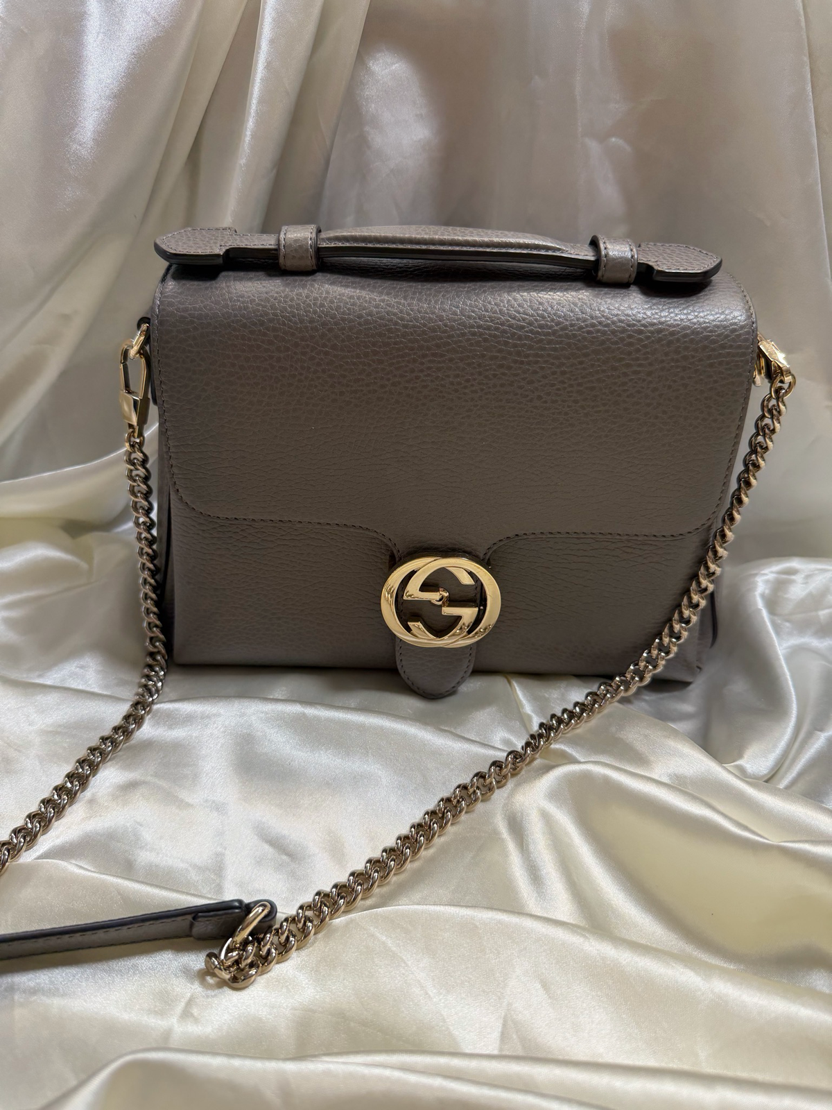 Gucci Dollar Interlocking Pebbled Leather in Gray