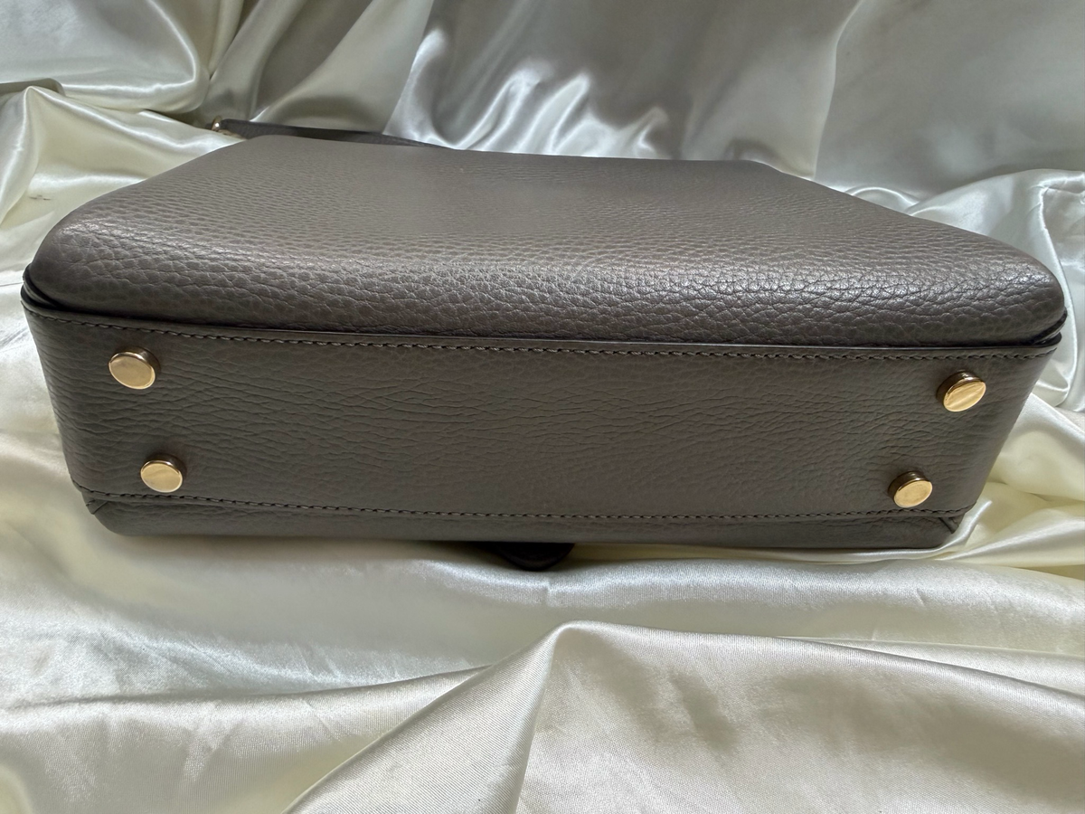 Gucci Dollar Interlocking Pebbled Leather in Gray