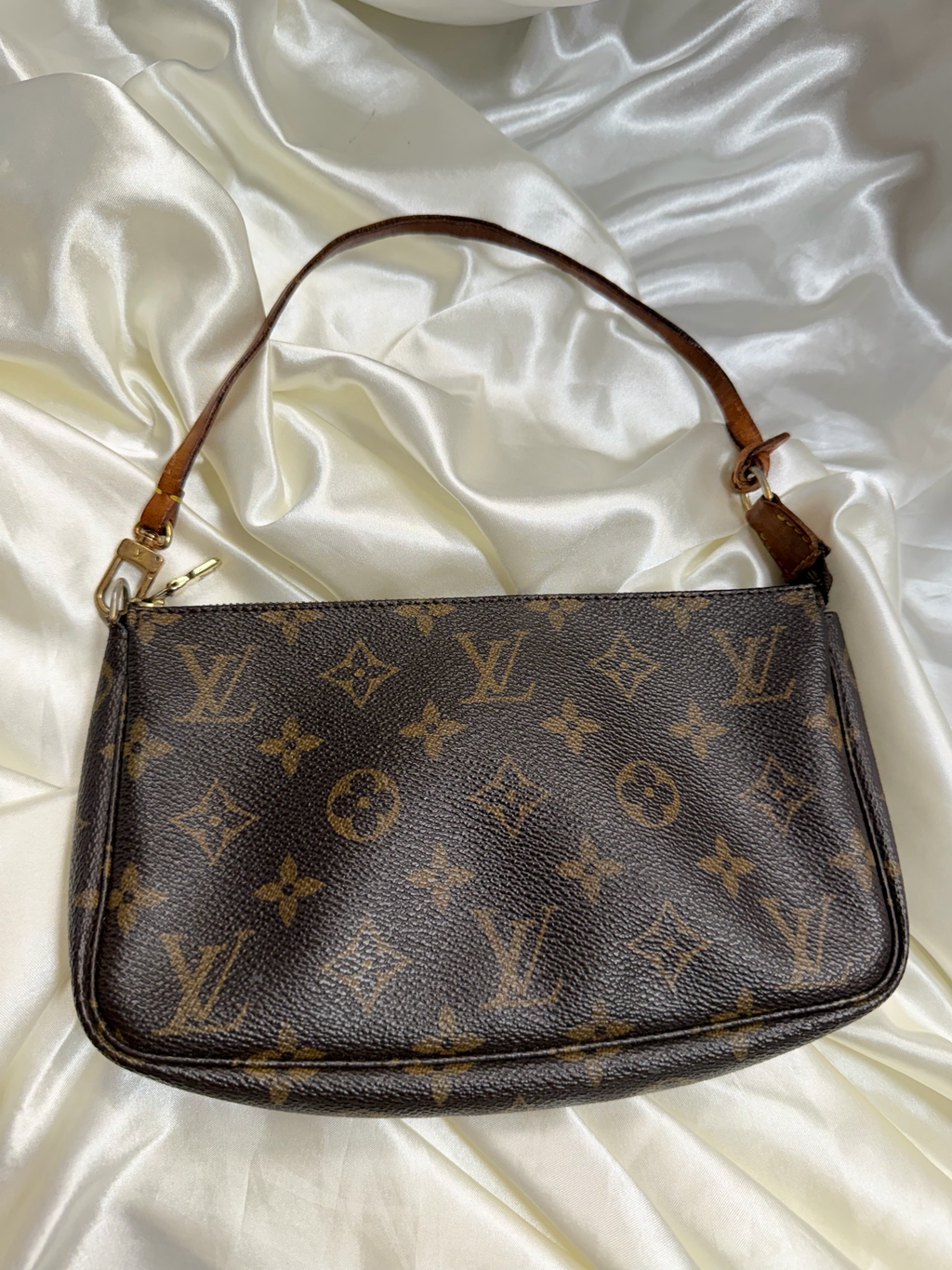 Louis Vuitton Monogram Pochette Accessories Hobo Shoulder Bag