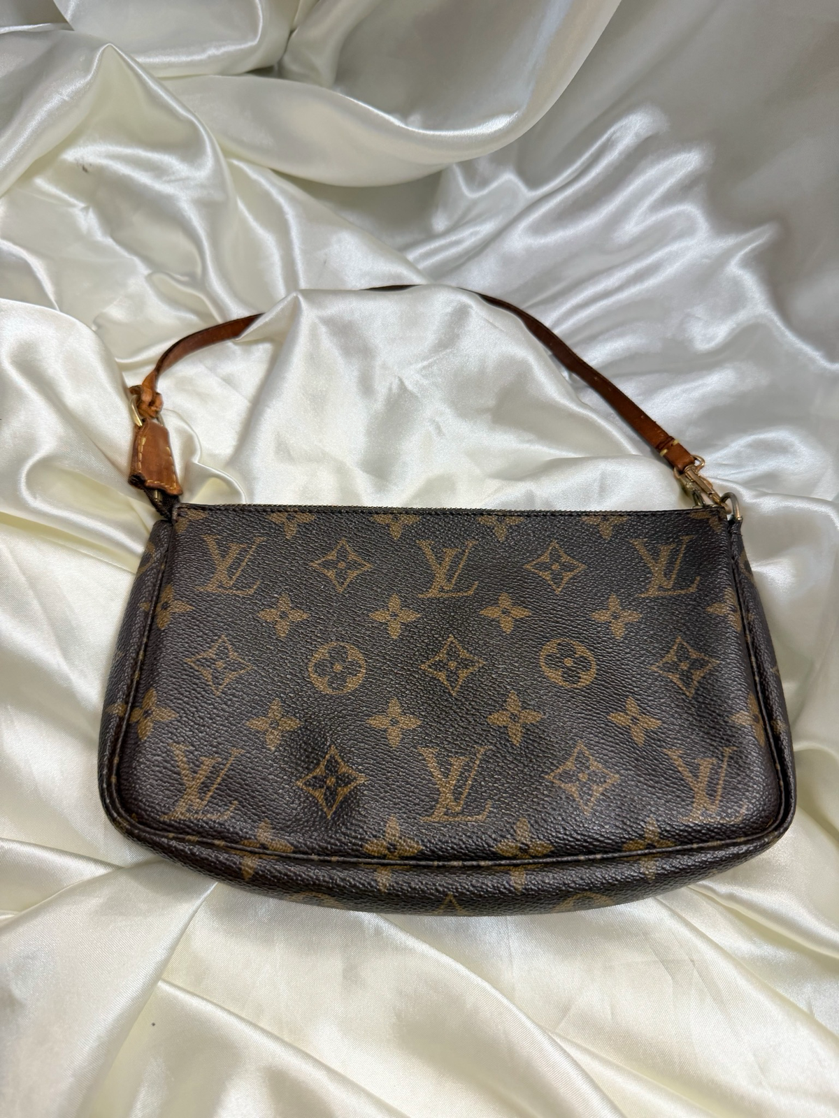 Louis Vuitton Monogram Pochette Accessories Hobo Shoulder Bag