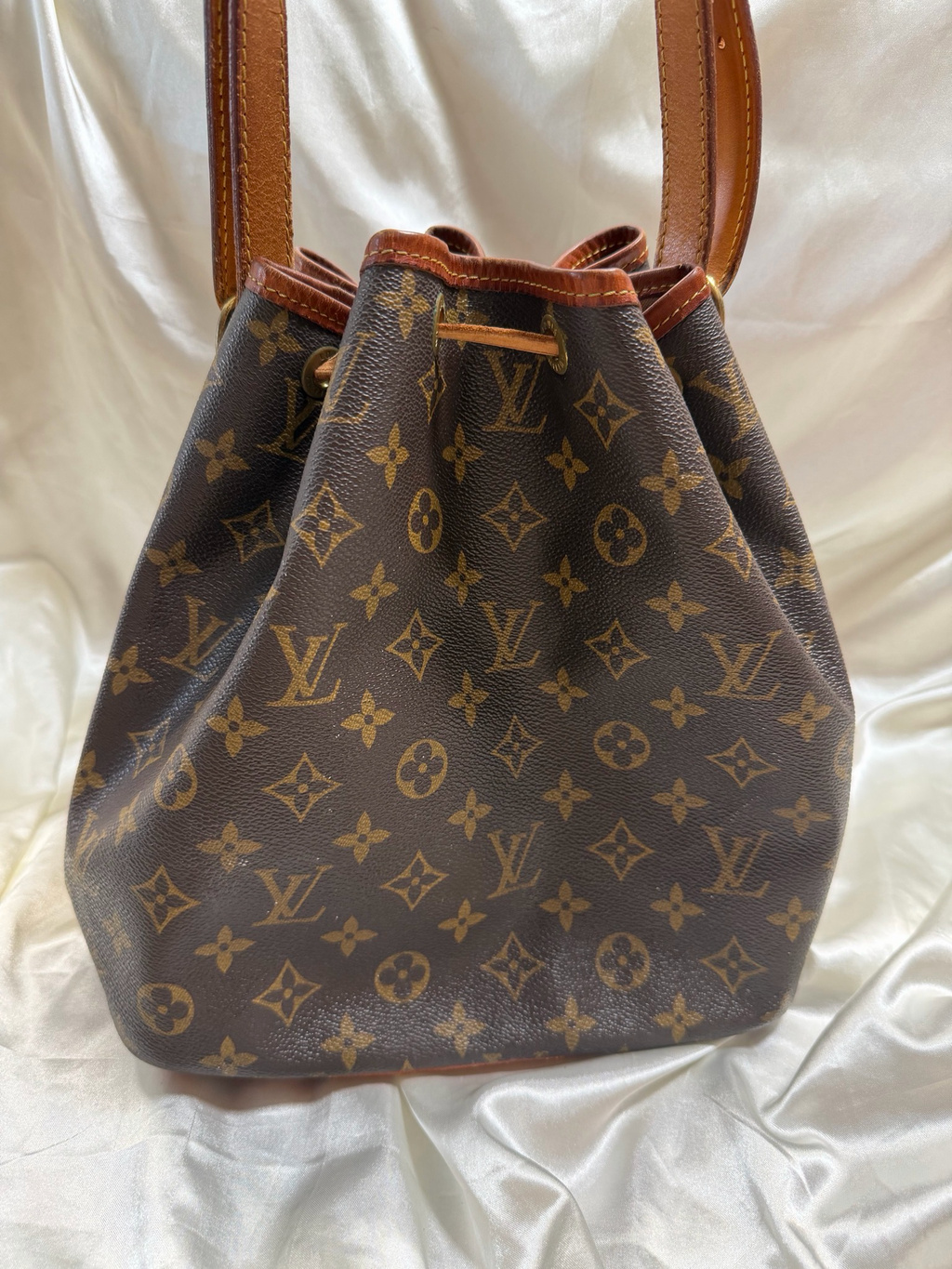 Louis Vuitton Monogram Petit Noe Bucket Hobo