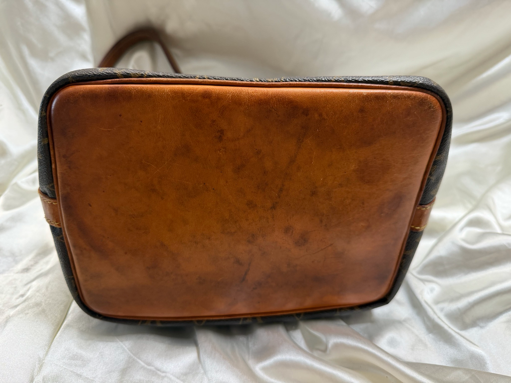 Louis Vuitton Monogram Petit Noe Bucket Hobo