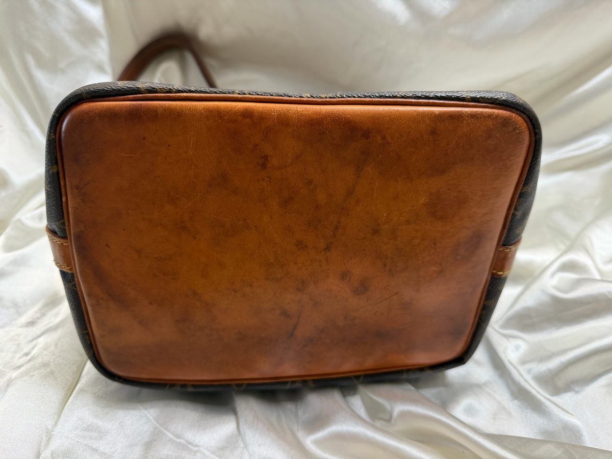 Louis Vuitton Monogram Petit Noe Bucket Hobo