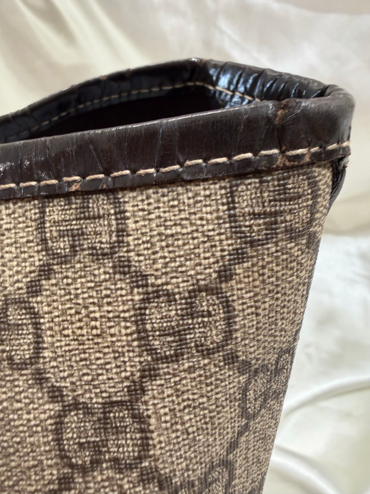 Gucci Monogram Supreme Joy Tote Medium
