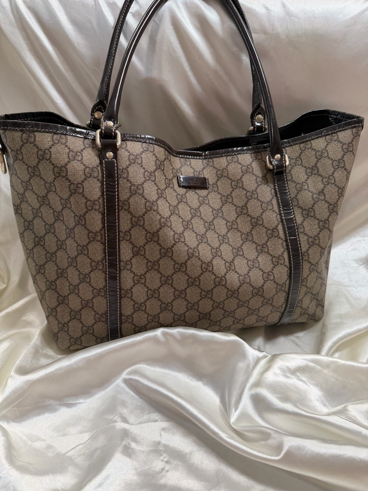 Gucci Monogram Supreme Joy Tote Medium