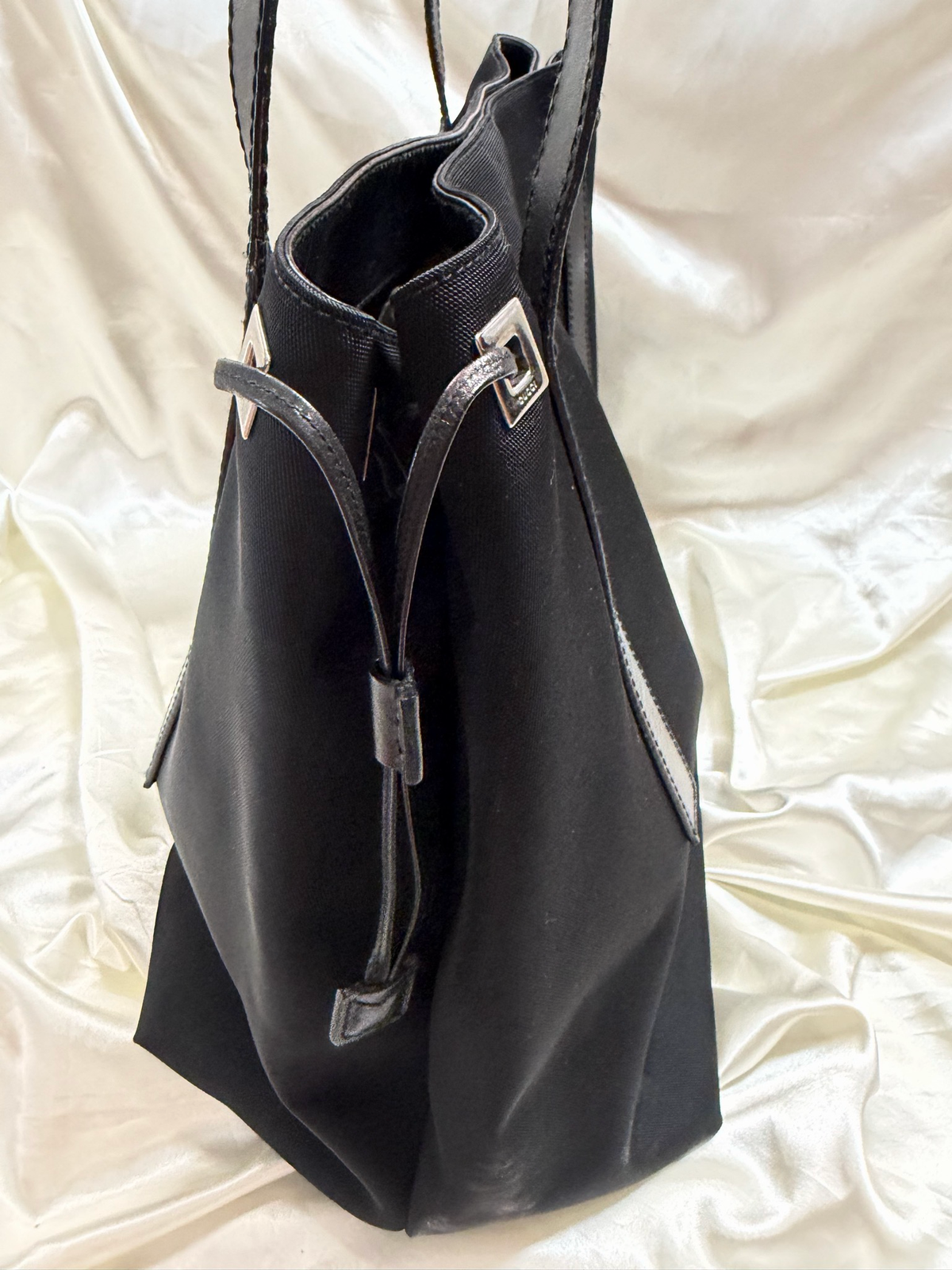 Gucci Nylon Tote Shoulder Bag in Black