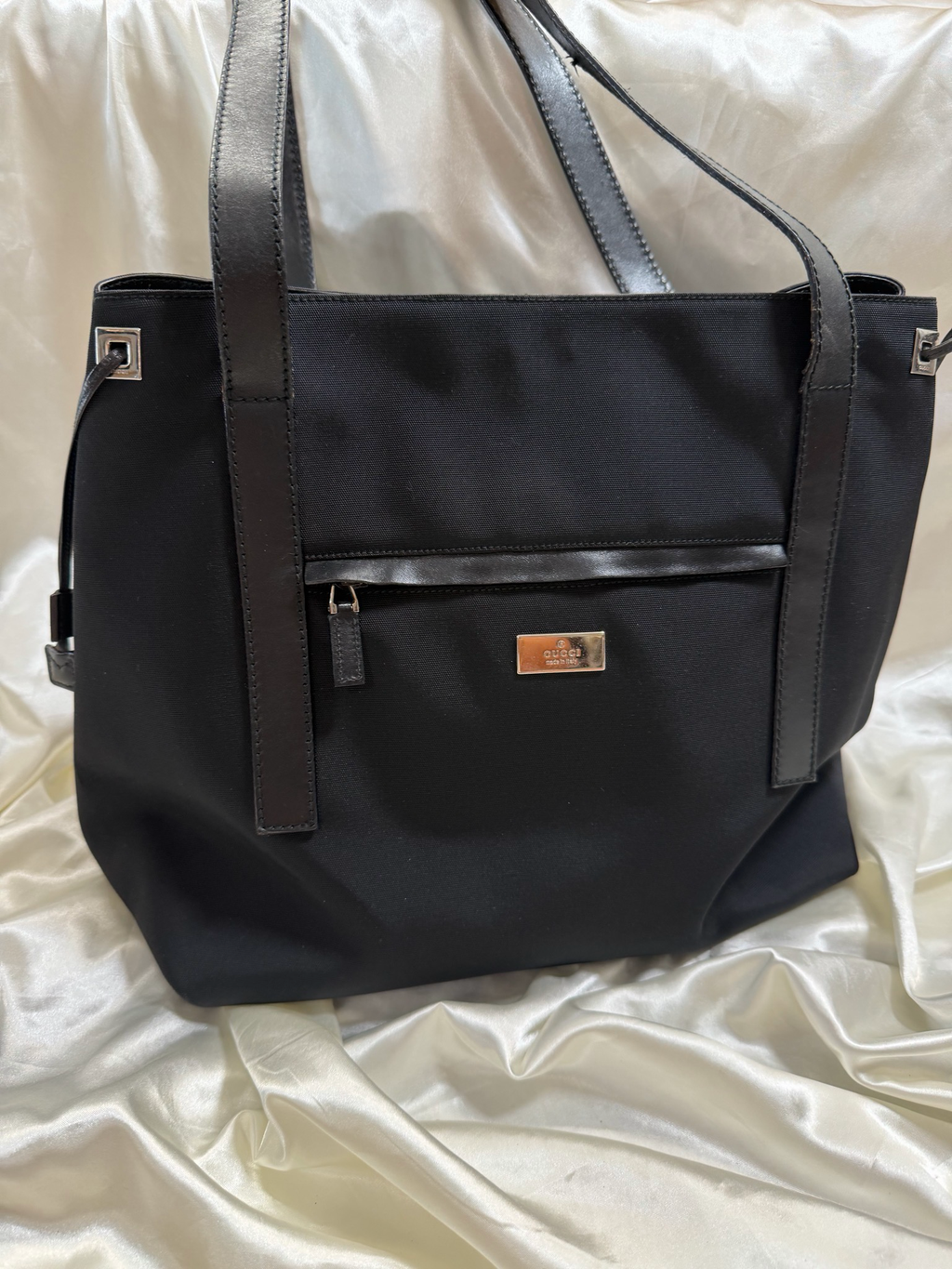 Gucci Nylon Tote Shoulder Bag in Black