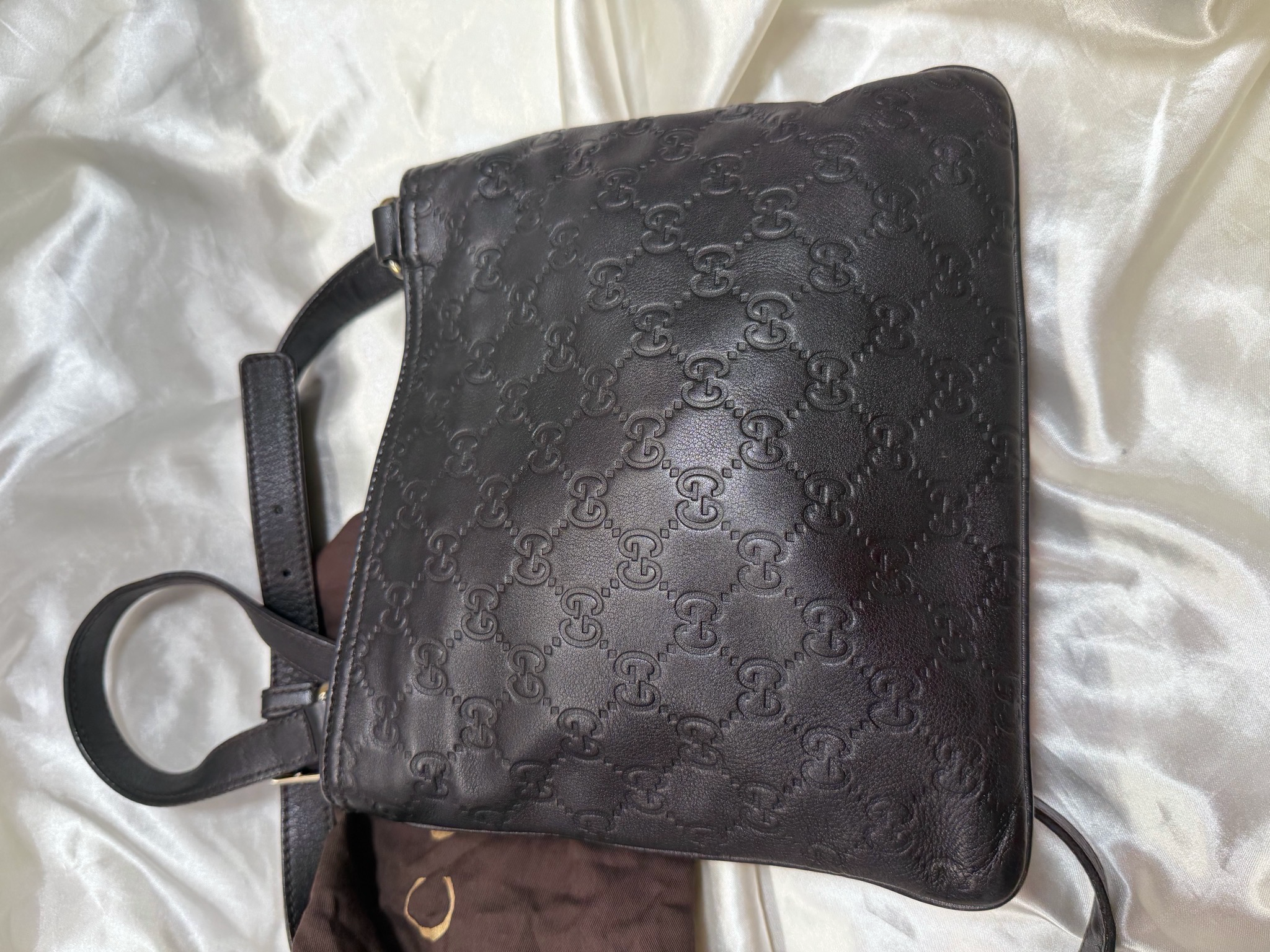 Gucci Monogram Leather Flat Messenger in Black