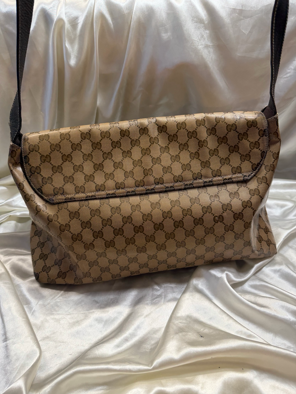 Gucci Monogram Imprime Supreme Messenger Flap Crossbody