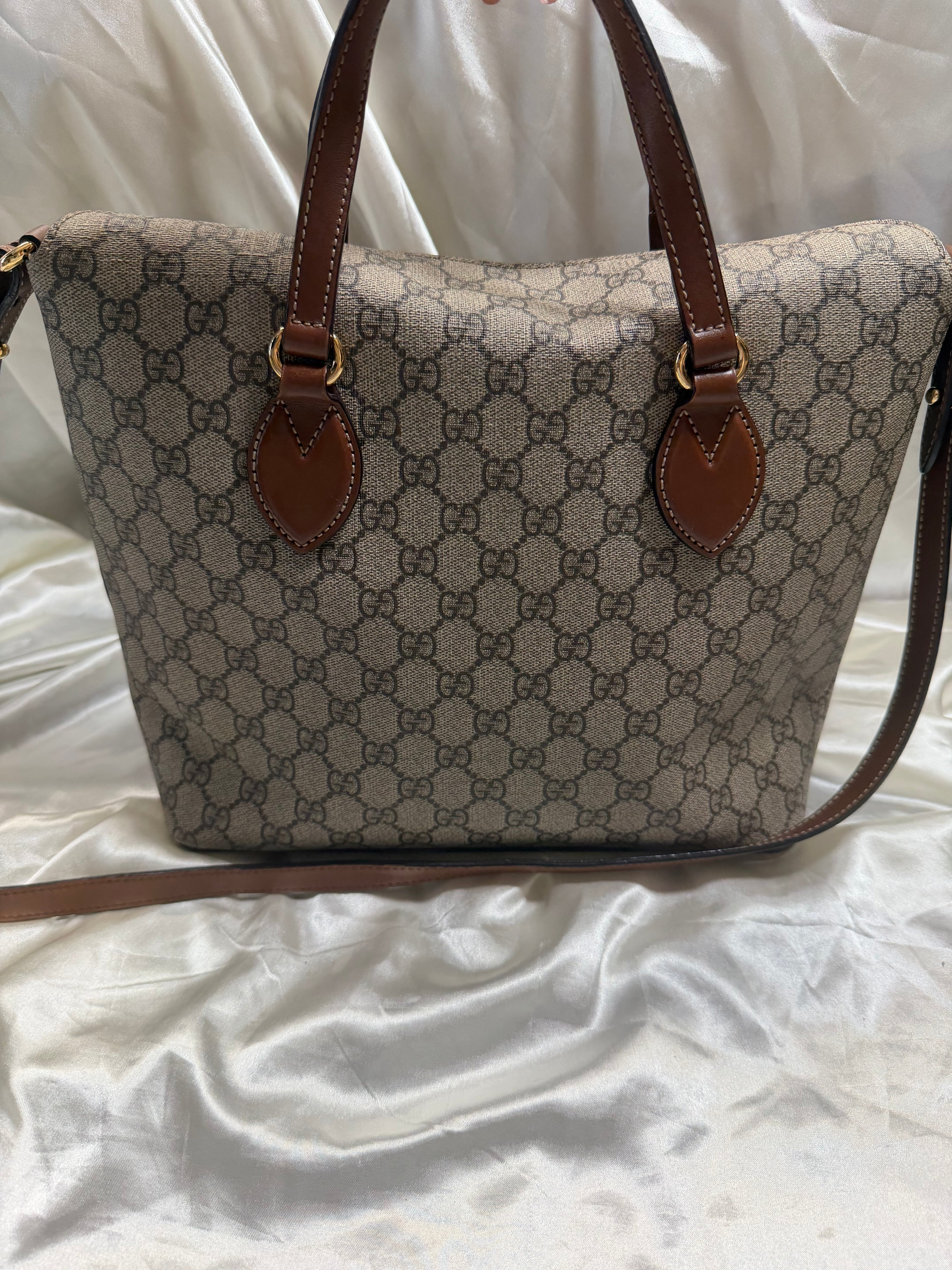 Gucci Supreme Linea Convertible Tote Sling